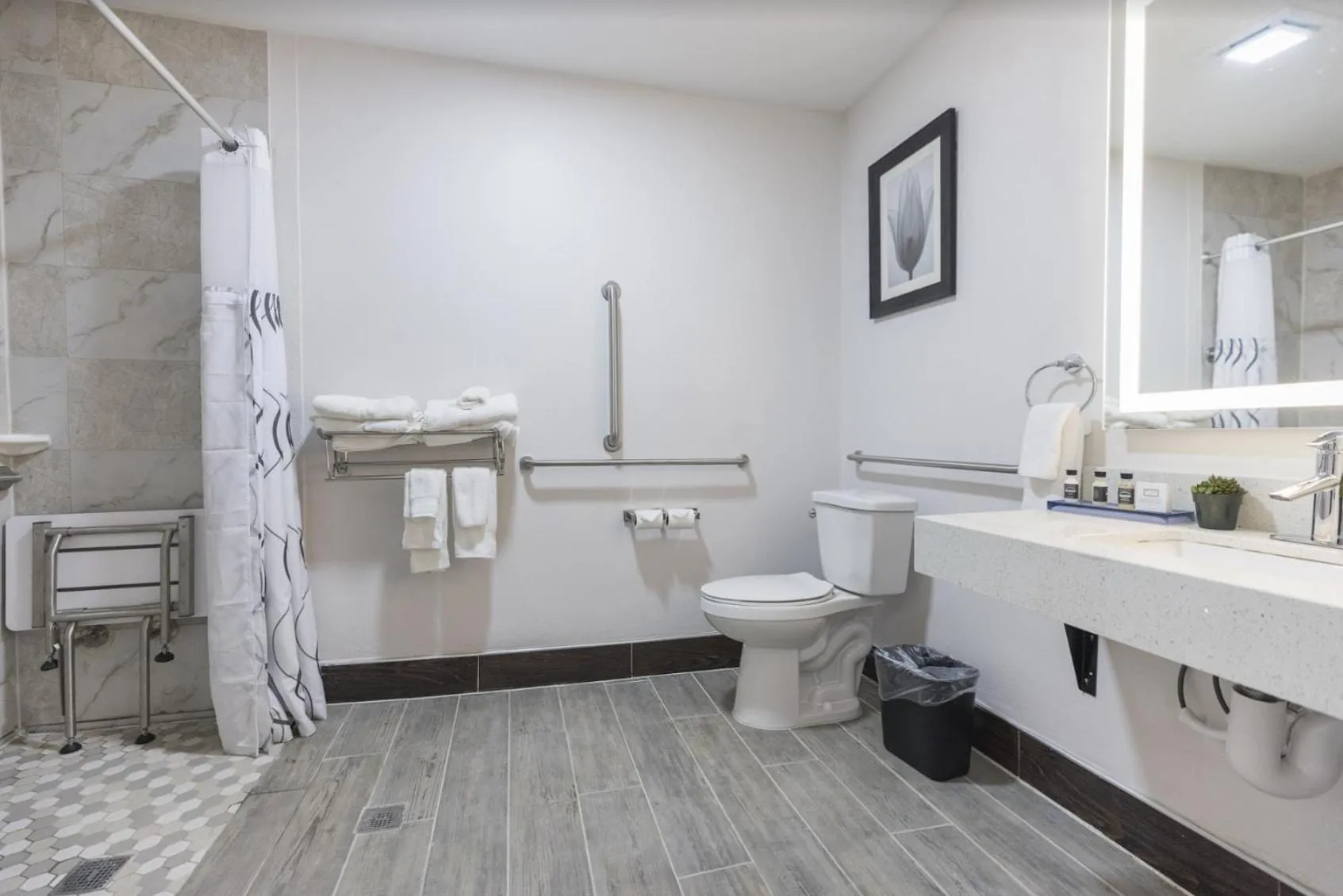 Bathroom in The Leo Collection Detroit, an Ascend Collection Hotel