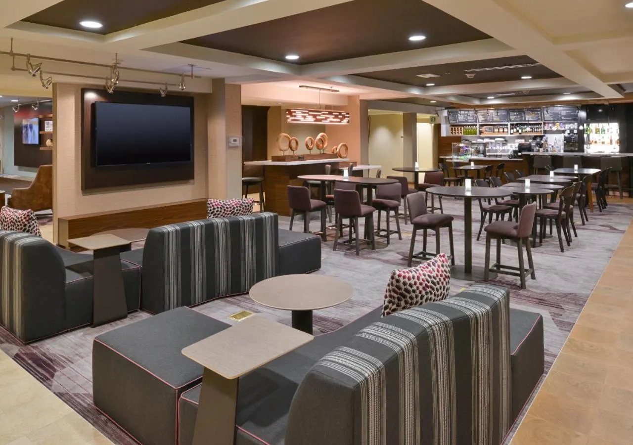 Restaurant/places to eat in Courtyard by Marriott Charlotte Matthews