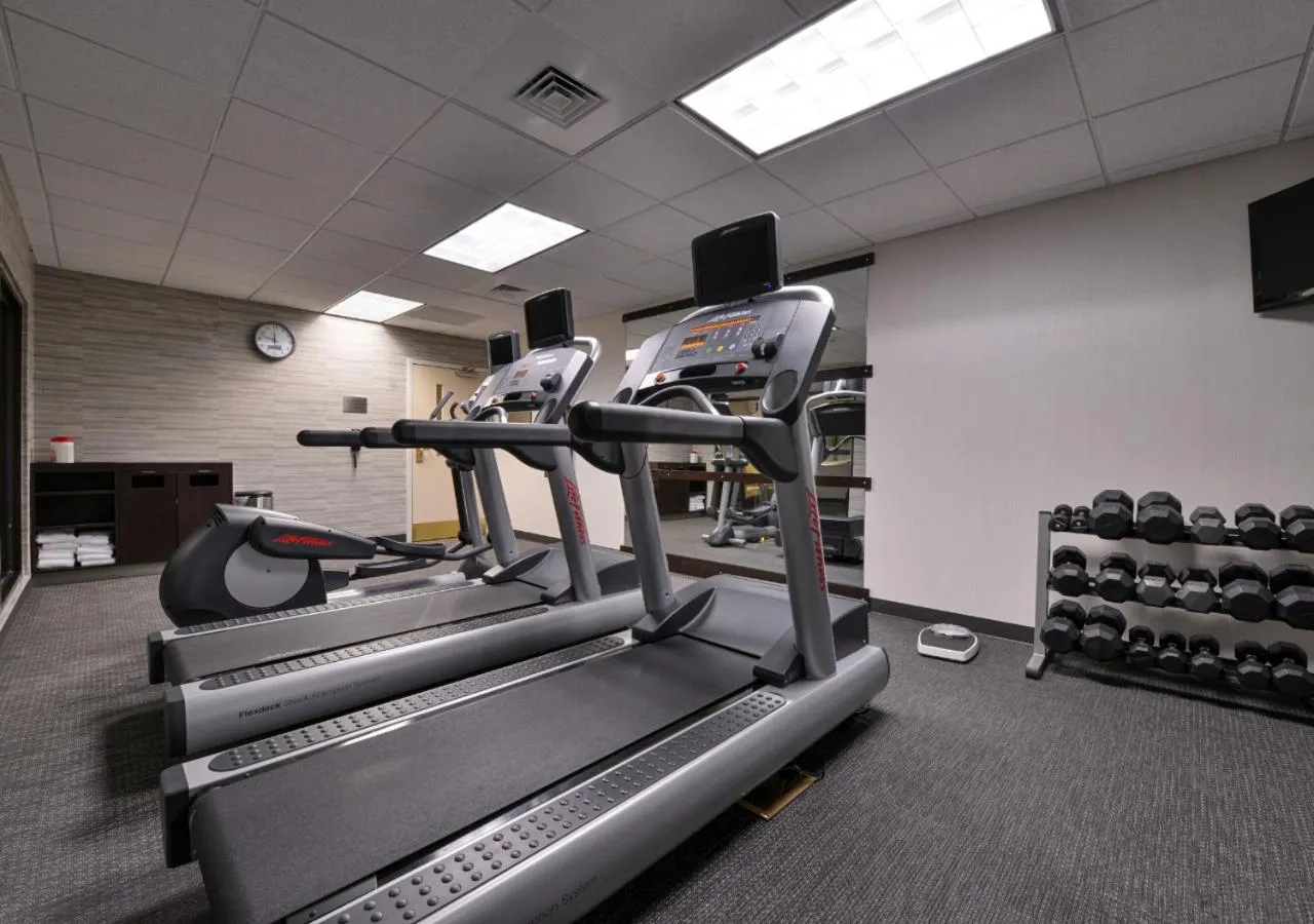 Fitness centre/facilities in Courtyard by Marriott Charlotte Matthews