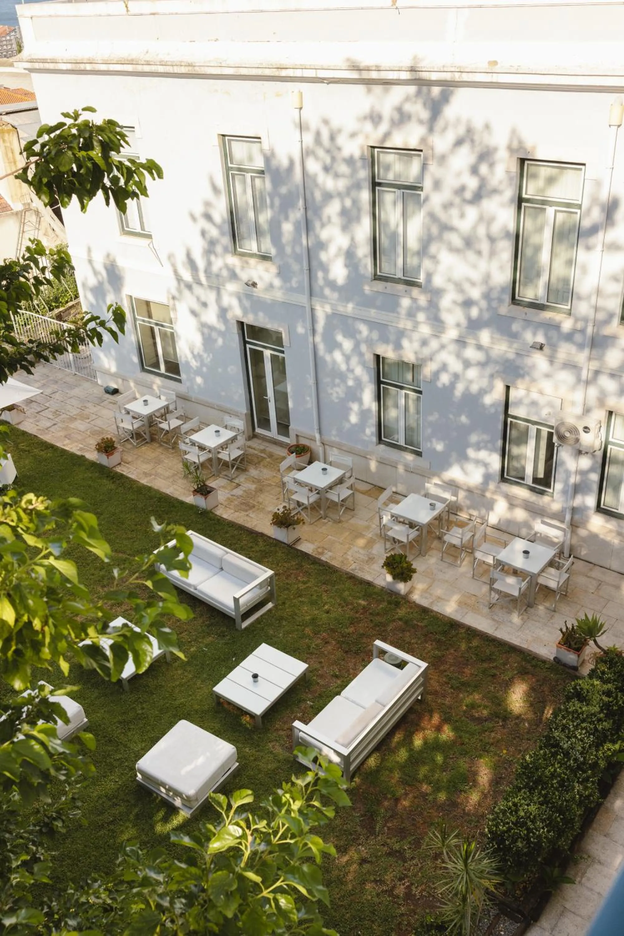 Garden in Lisb'on Hostel