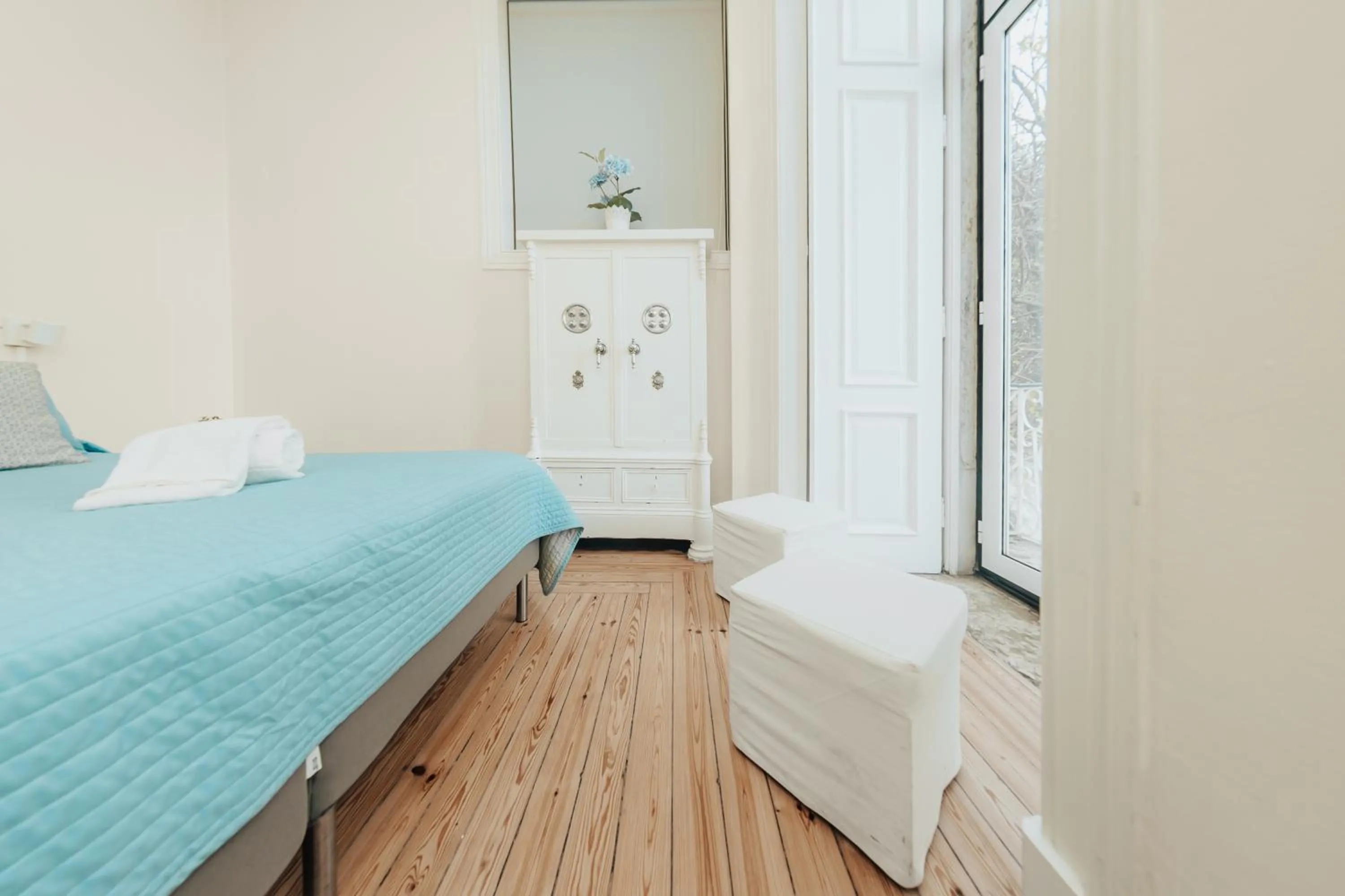 Photo of the whole room, Bed in Lisb'on Hostel