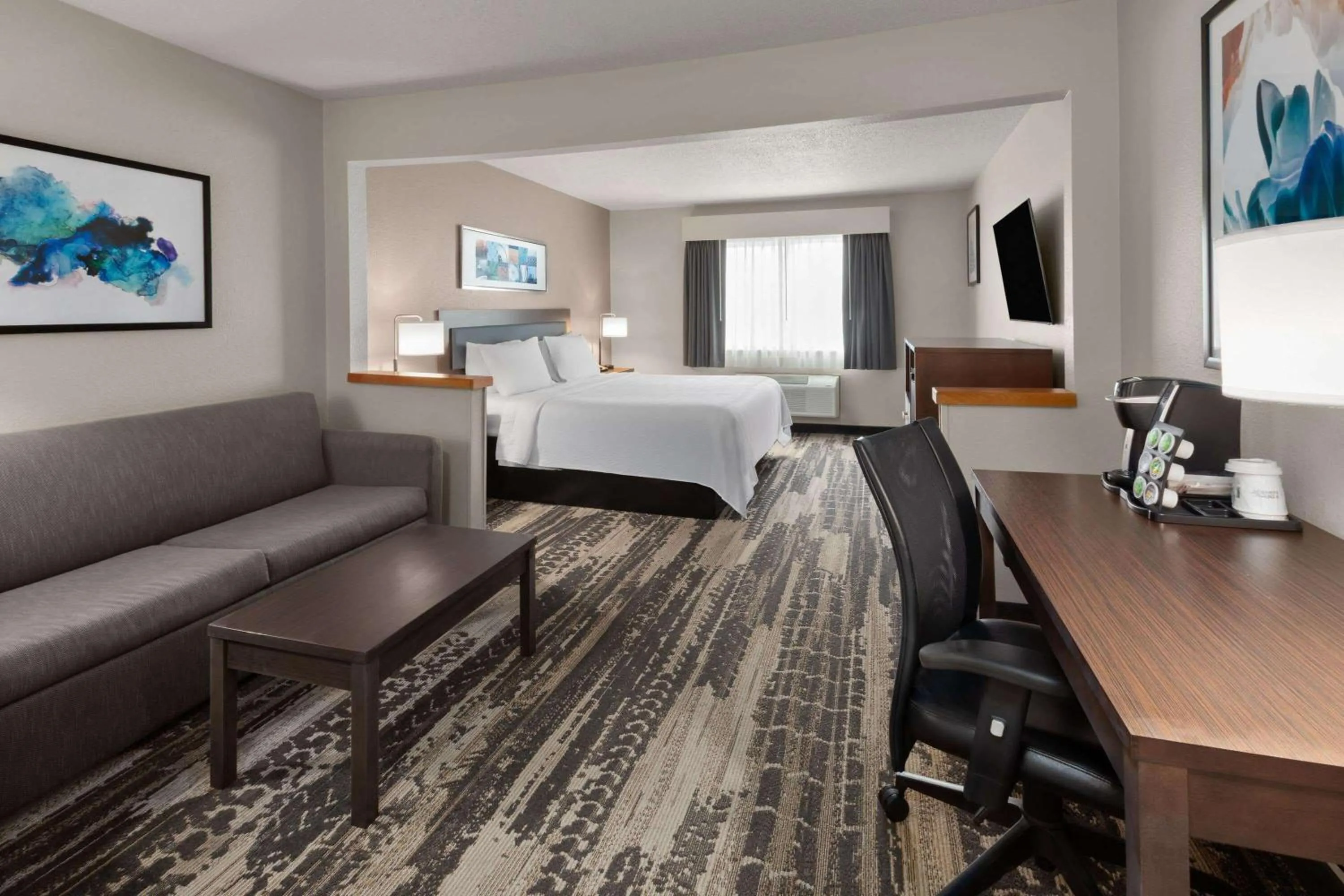 Photo of the whole room, Bed in Wingate by Wyndham Marion