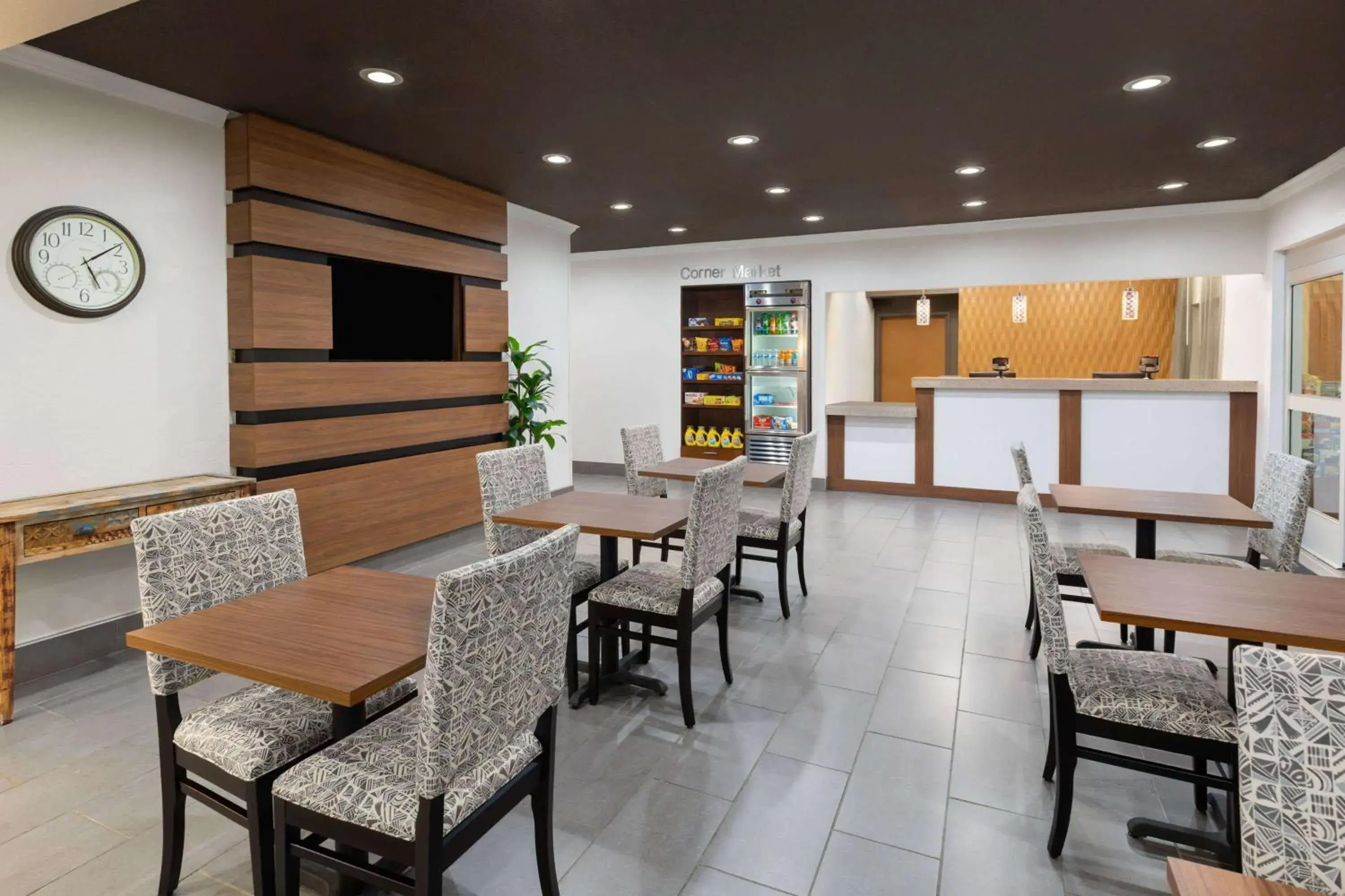 Lobby or reception in Wingate by Wyndham Marion Lobby or reception in Wingate by Wyndham Marion