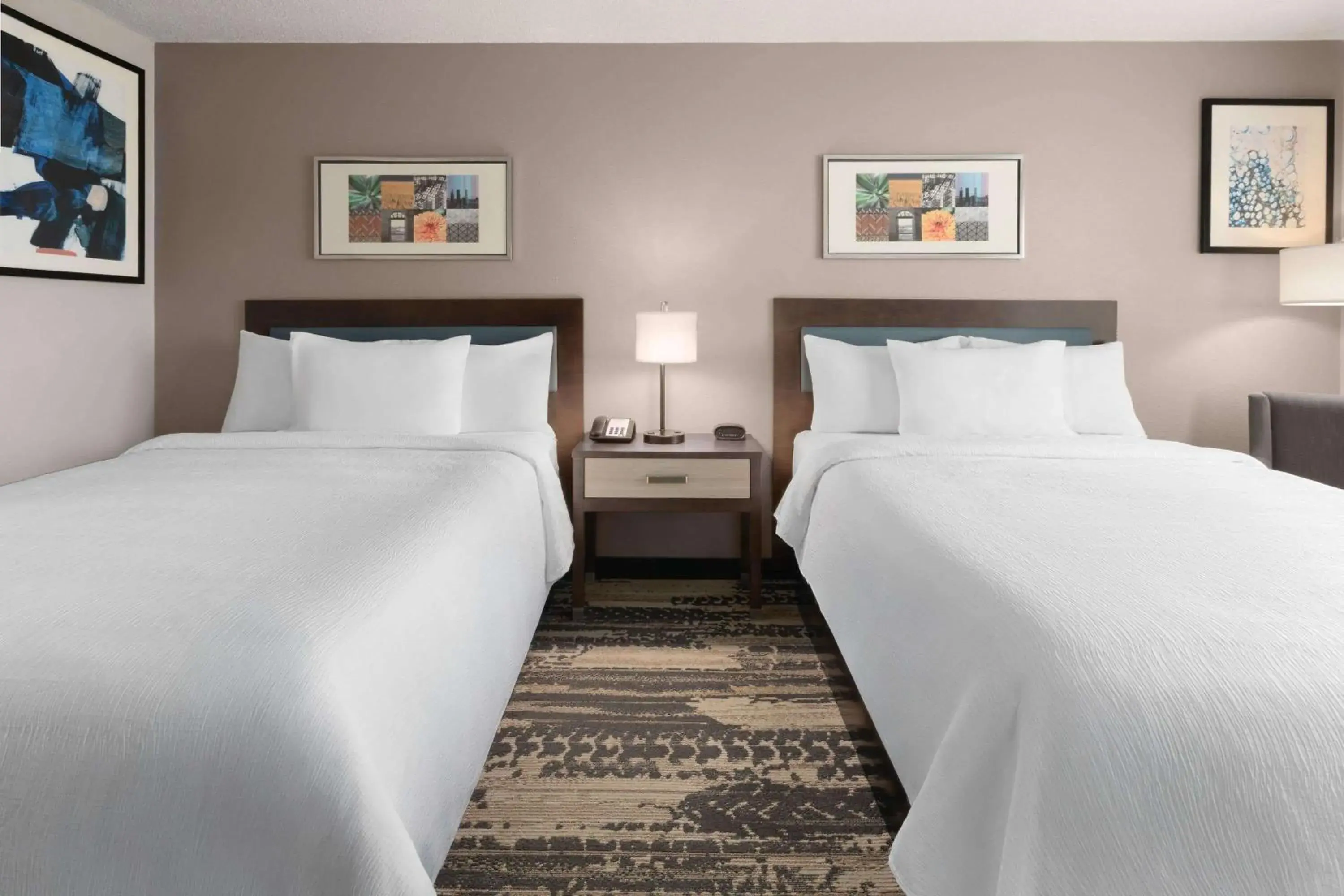 Photo of the whole room, Bed in Wingate by Wyndham Marion Photo of the whole room, Bed in Wingate by Wyndham Marion