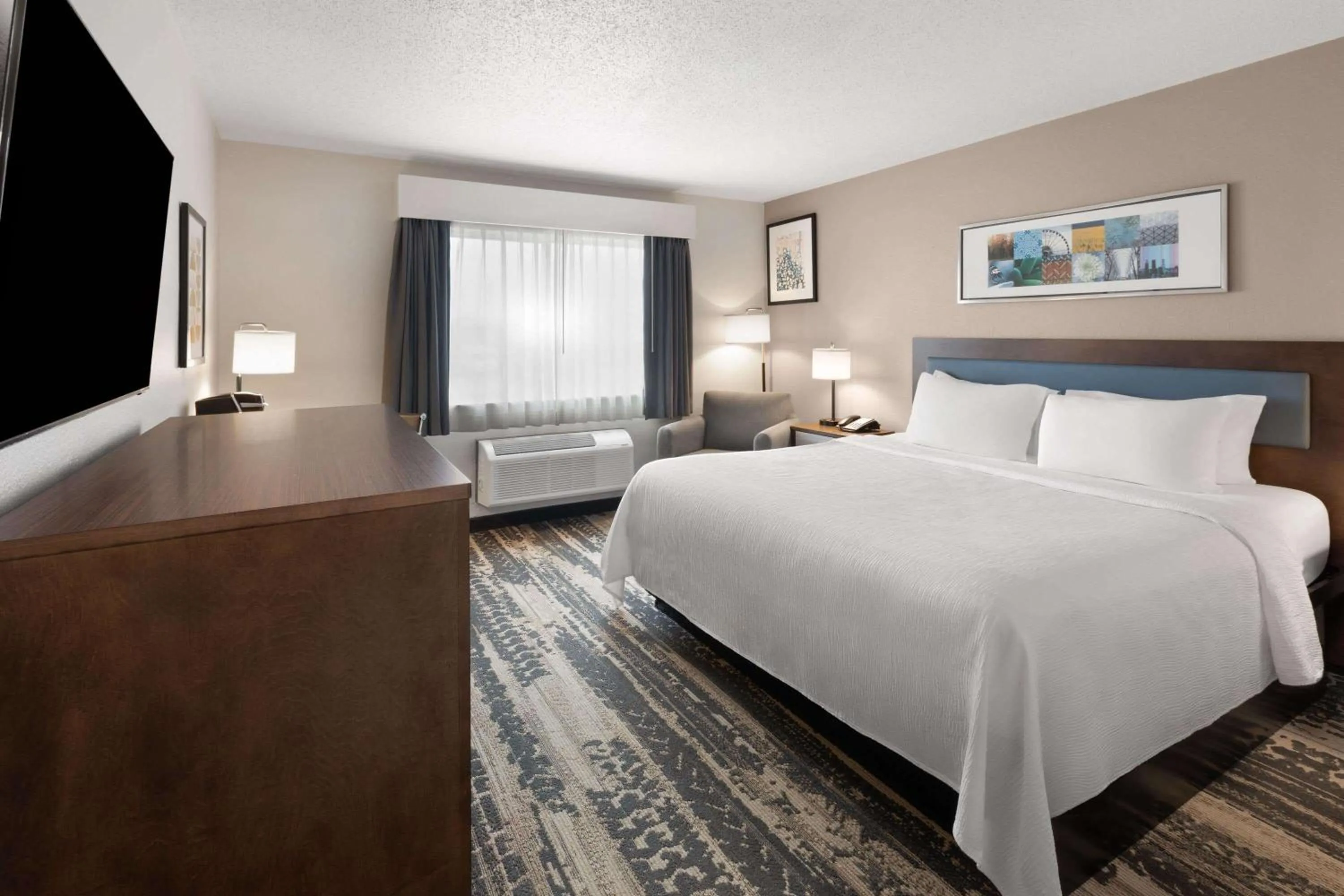 Photo of the whole room, Bed in Wingate by Wyndham Marion