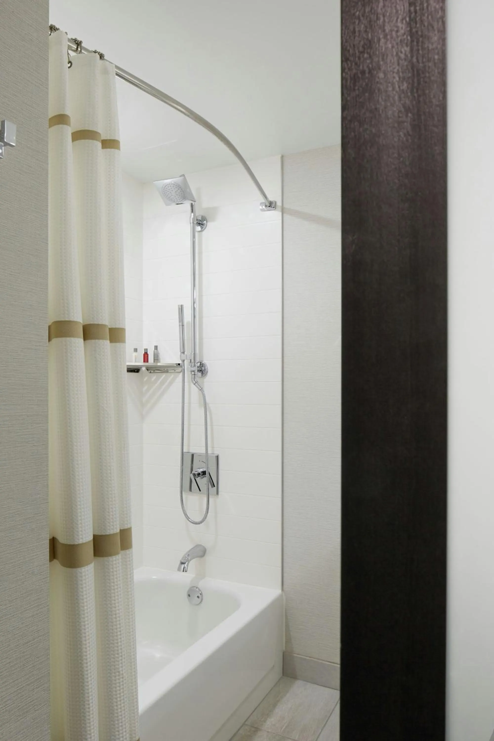 Bathroom in Marriott Columbus Northwest