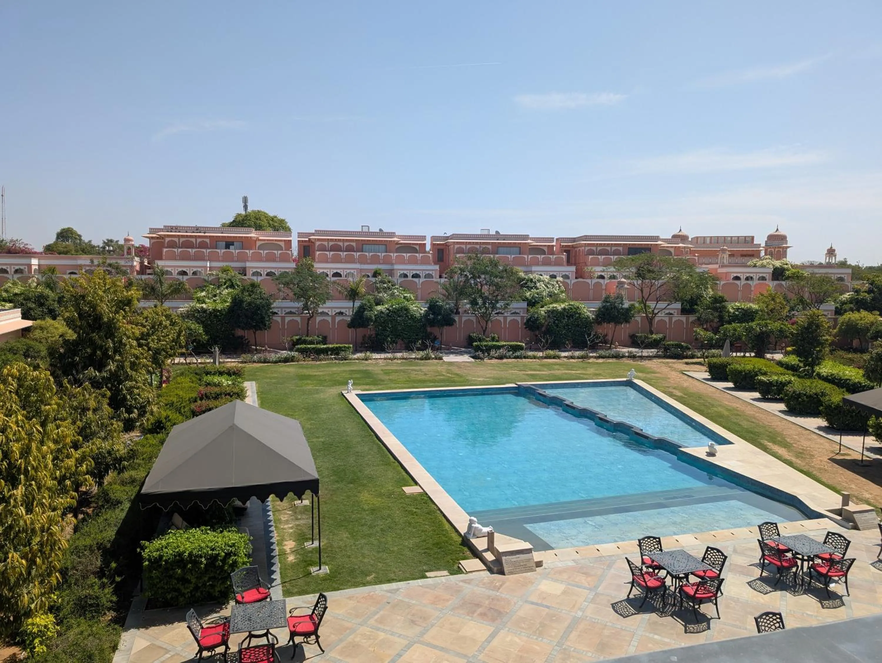Swimming pool in Buena Vista Luxury Garden Spa Resort