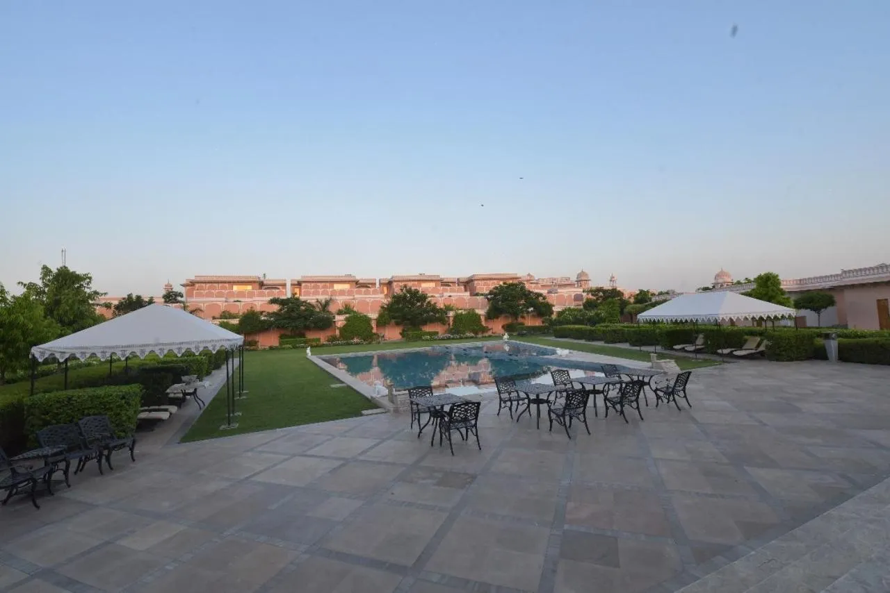 Swimming pool in Buena Vista Luxury Garden Spa Resort