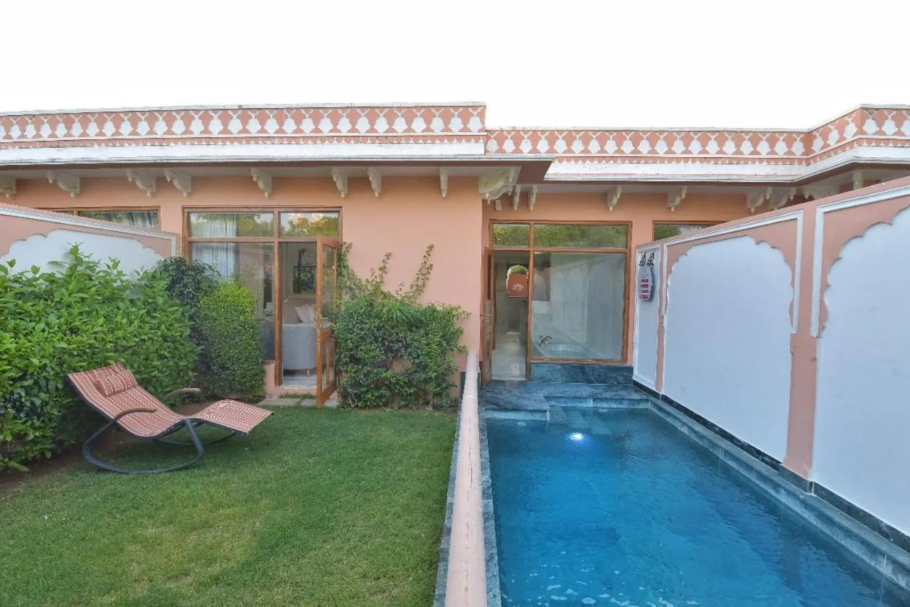 Swimming pool in Buena Vista Luxury Garden Spa Resort