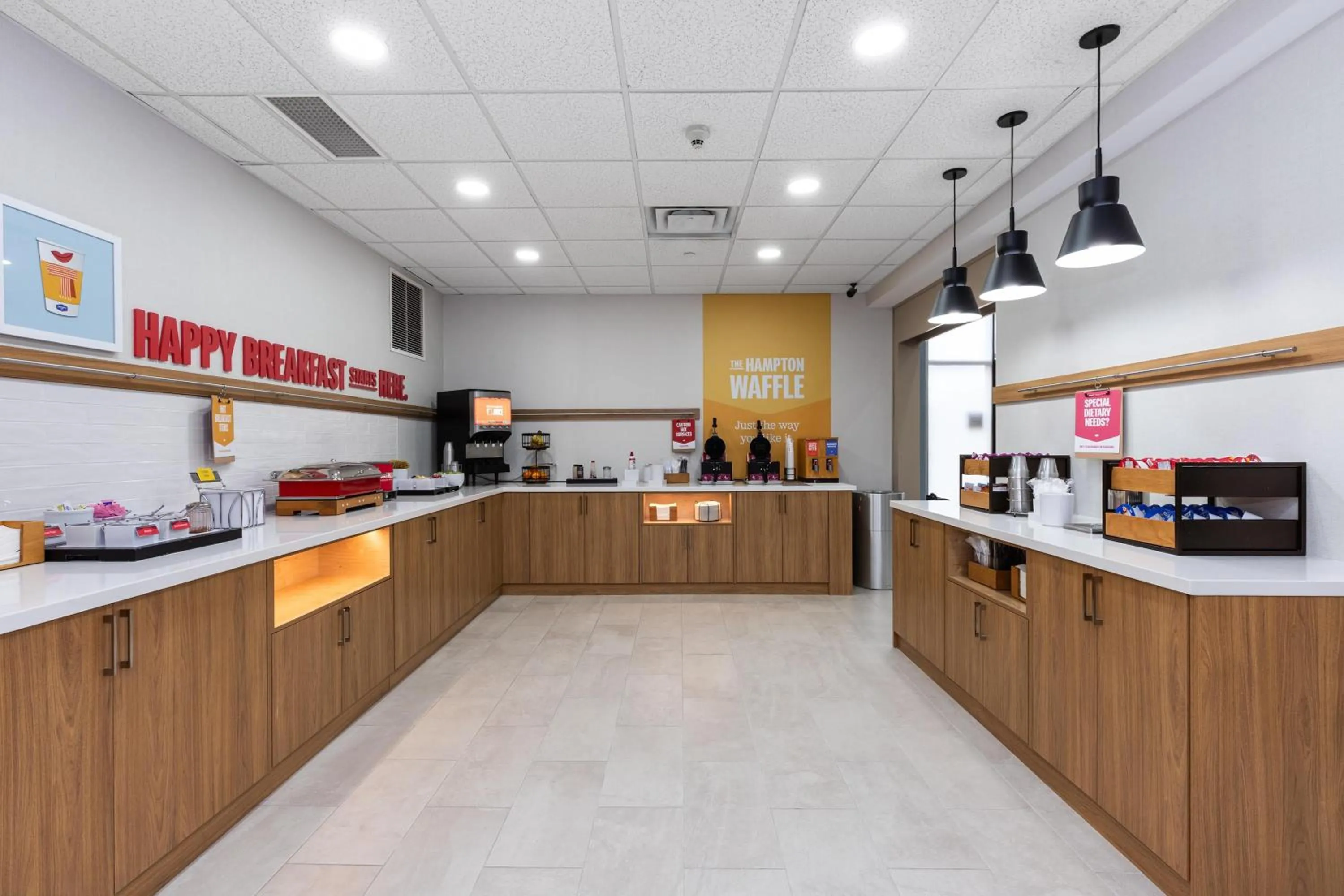 Breakfast in Hampton Inn & Suites Tampa-Wesley Chapel