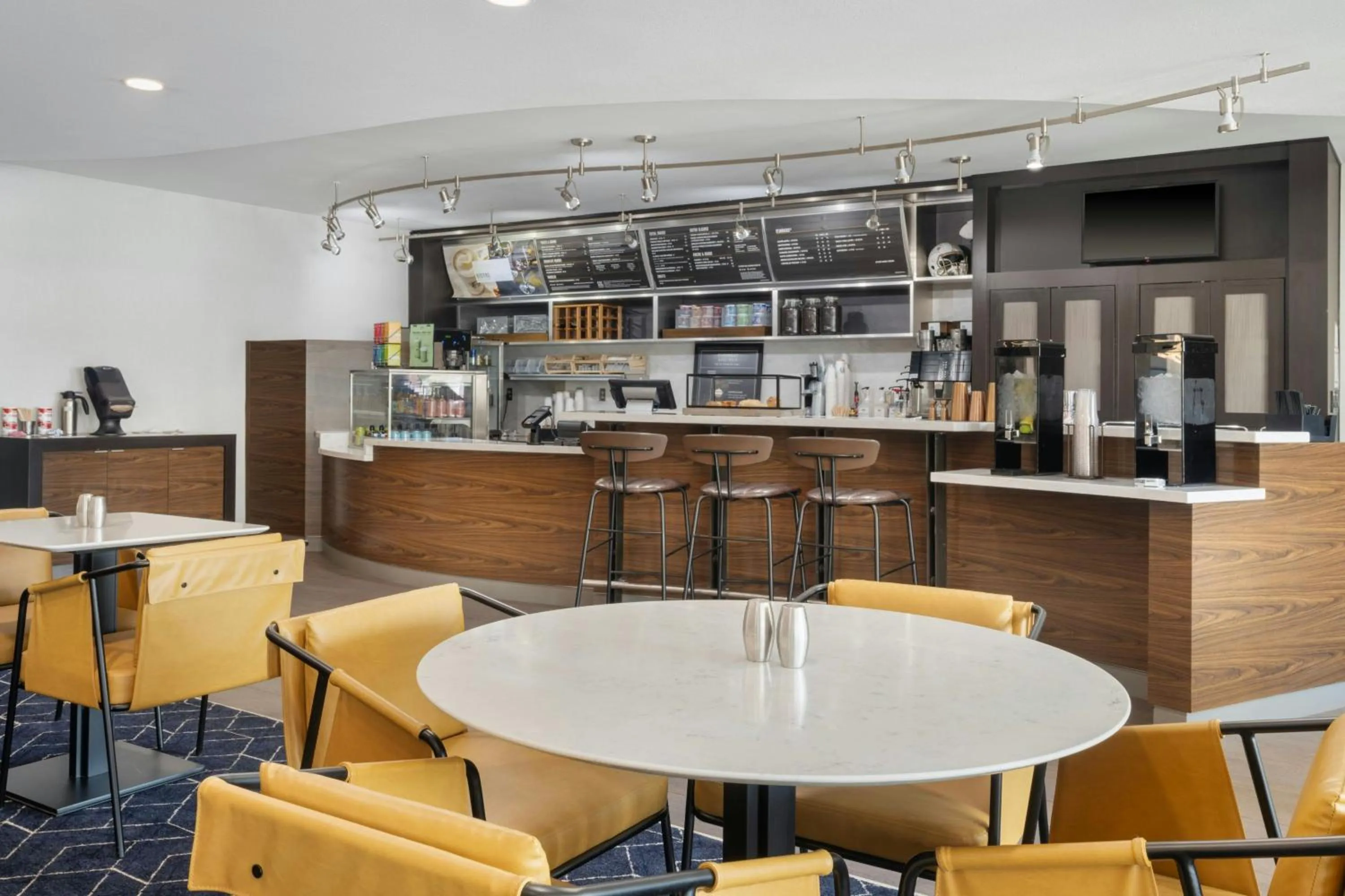 Restaurant/places to eat in Courtyard Casper