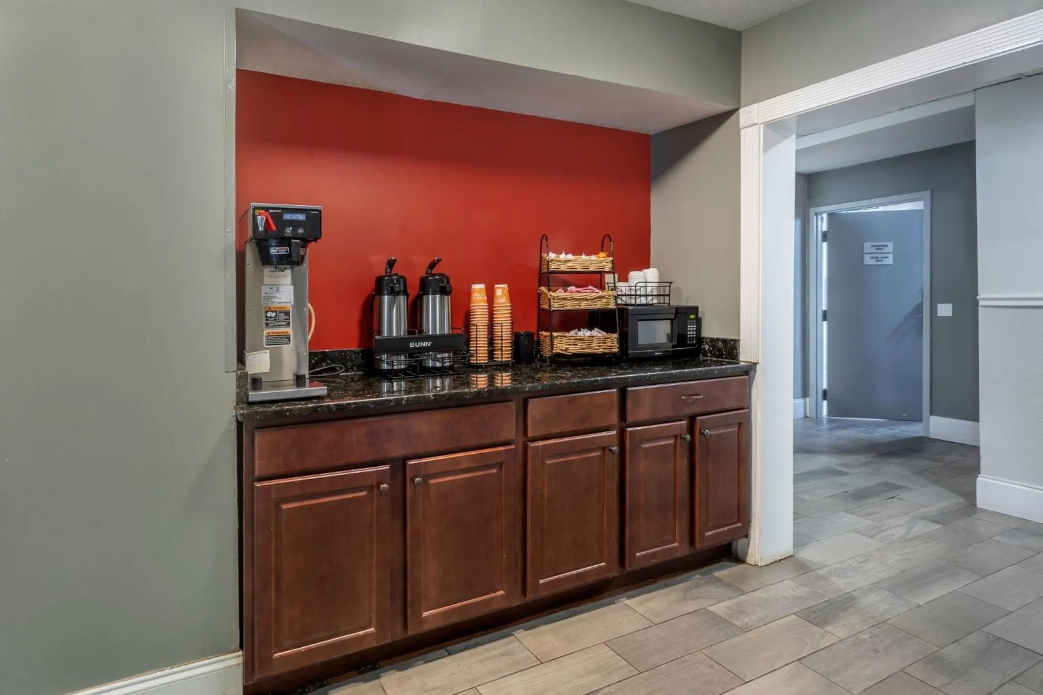 Bedroom in Greenville Pelham Inn by IHG