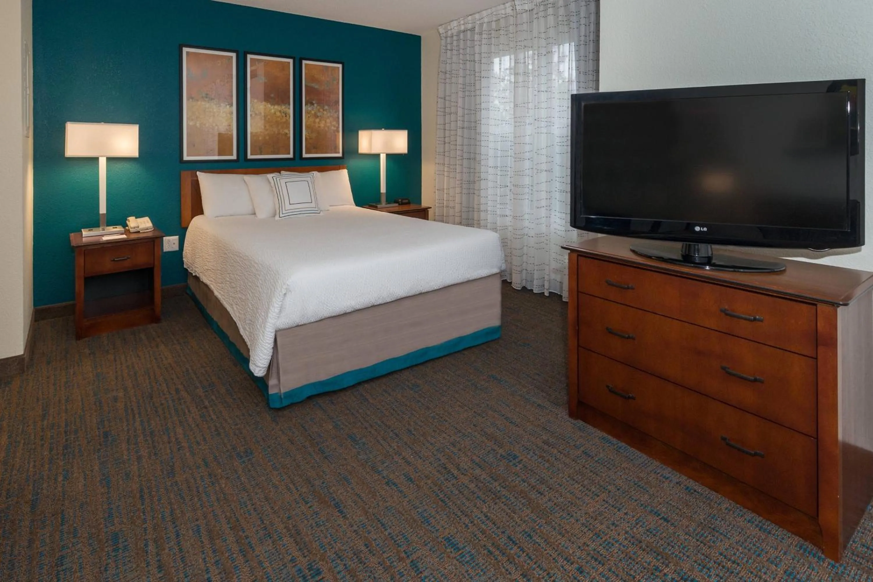 Photo of the whole room, Bed in Residence Inn Columbus