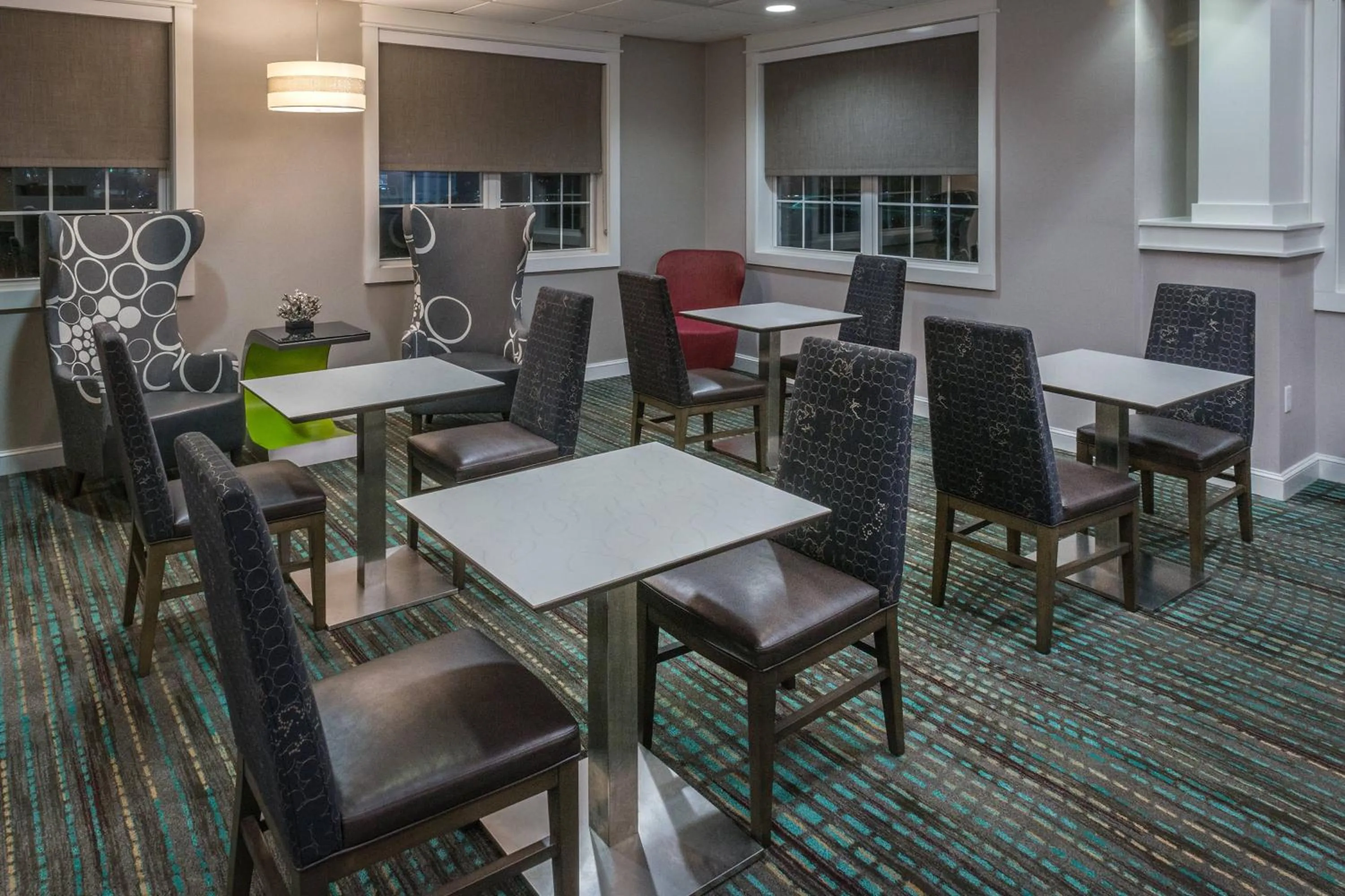 Restaurant/places to eat in Residence Inn Columbus