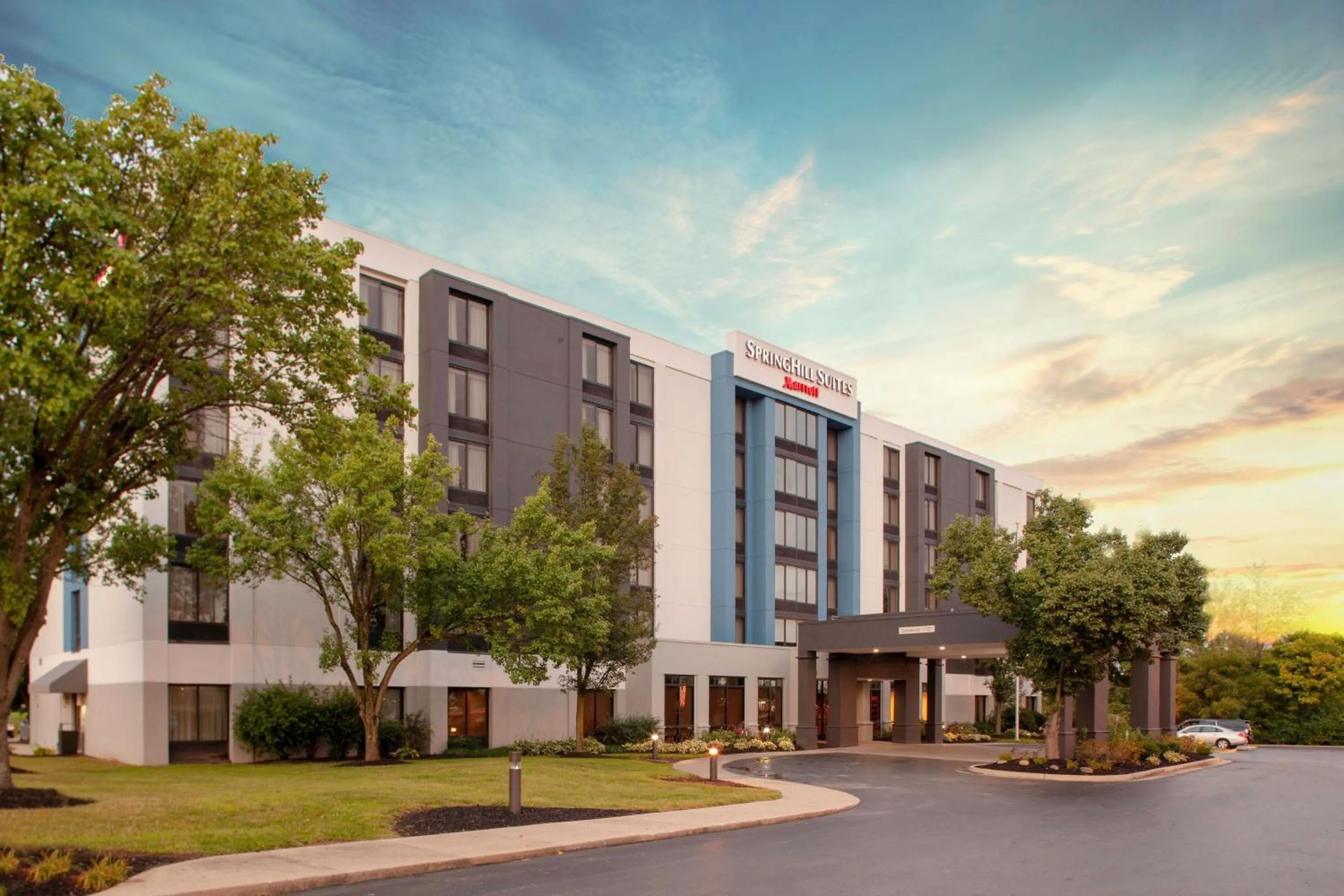 Property building in SpringHill Suites Cincinnati North Forest Park