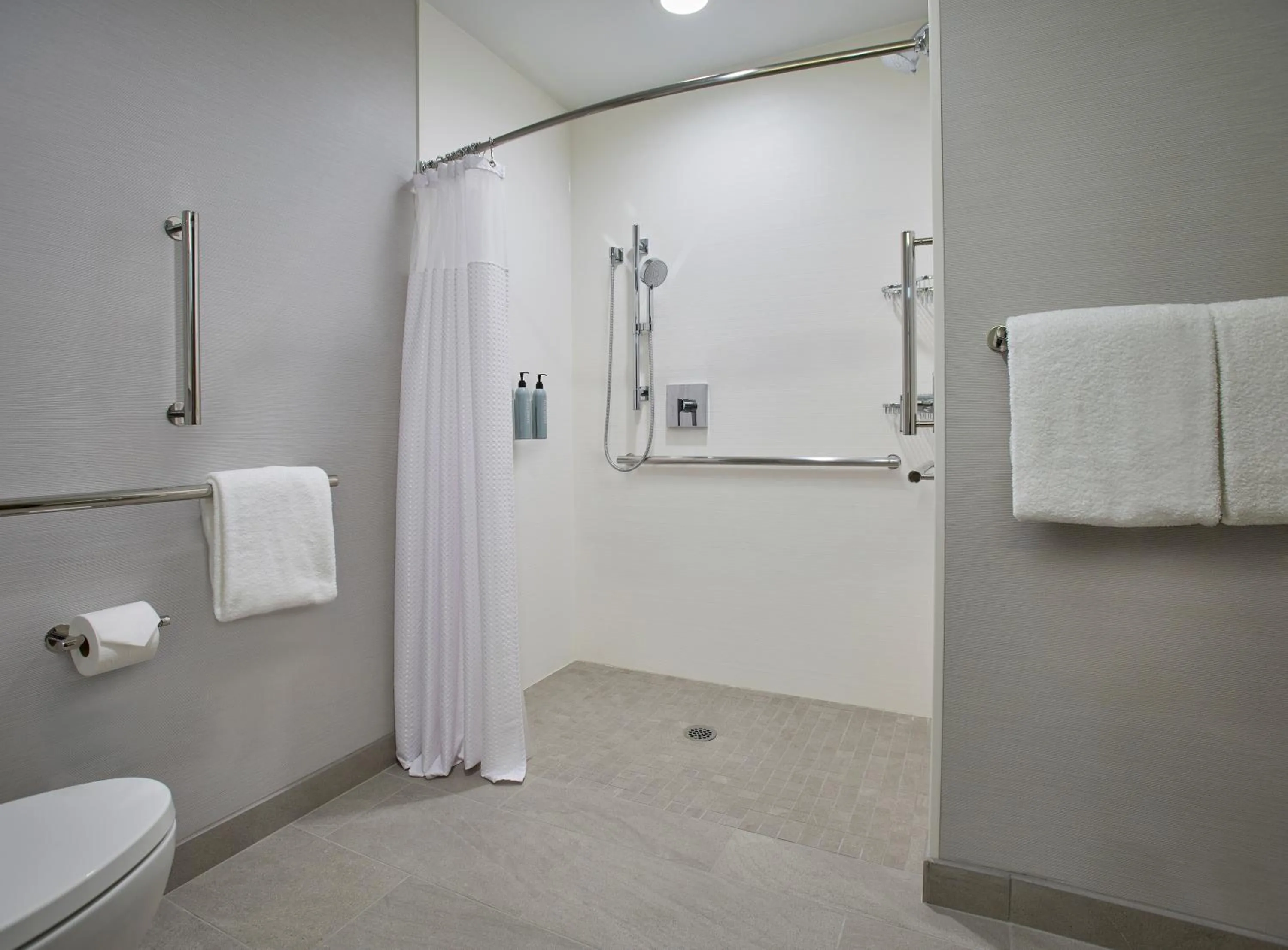 acessibility in Courtyard Wausau