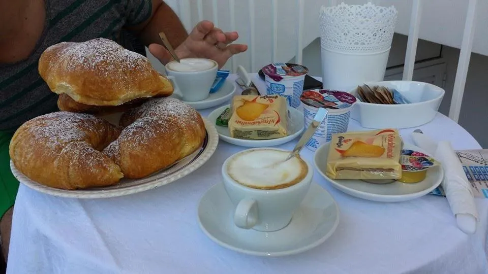 Breakfast in B&B Marebello