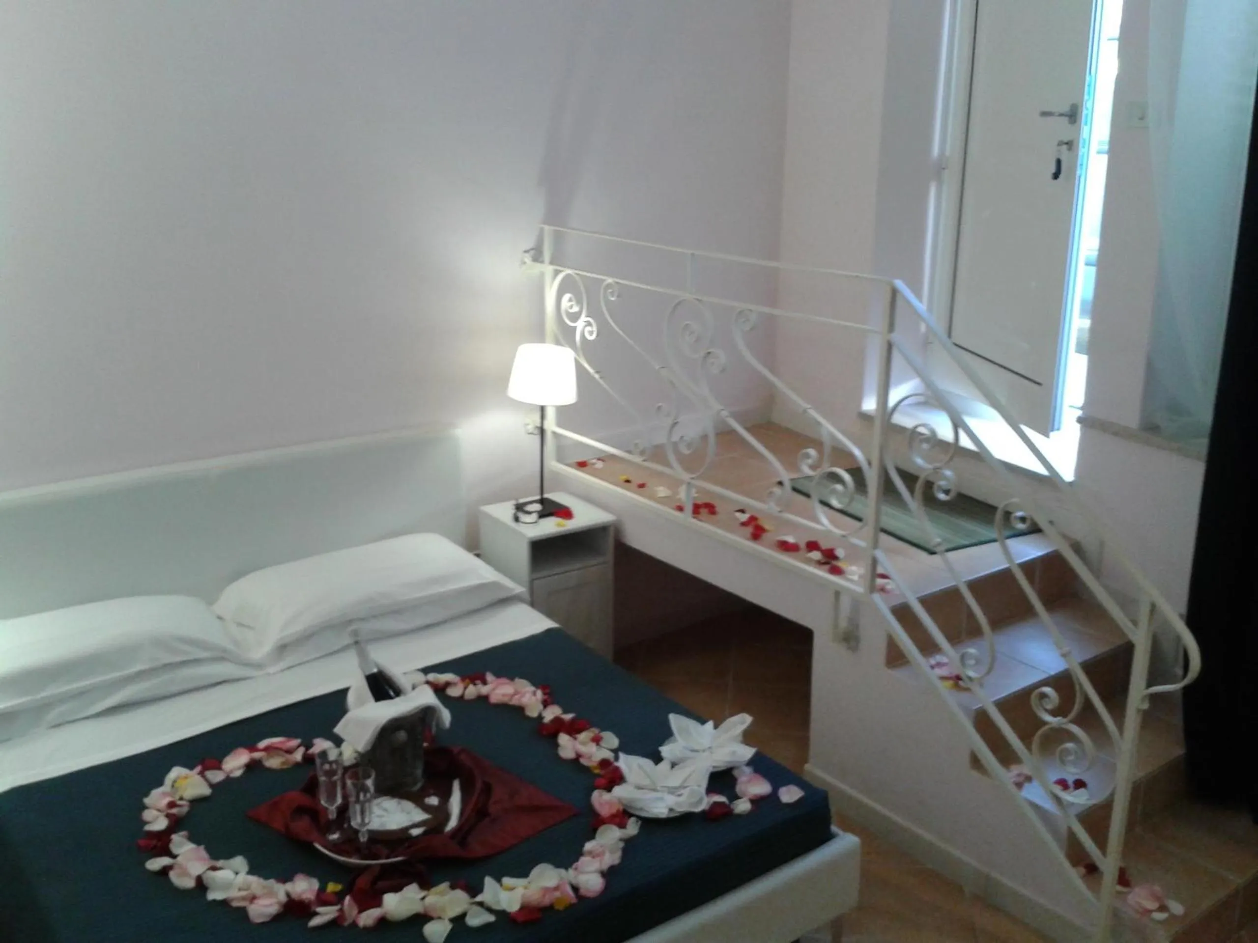 Facade/entrance, Bed in B&B Marebello