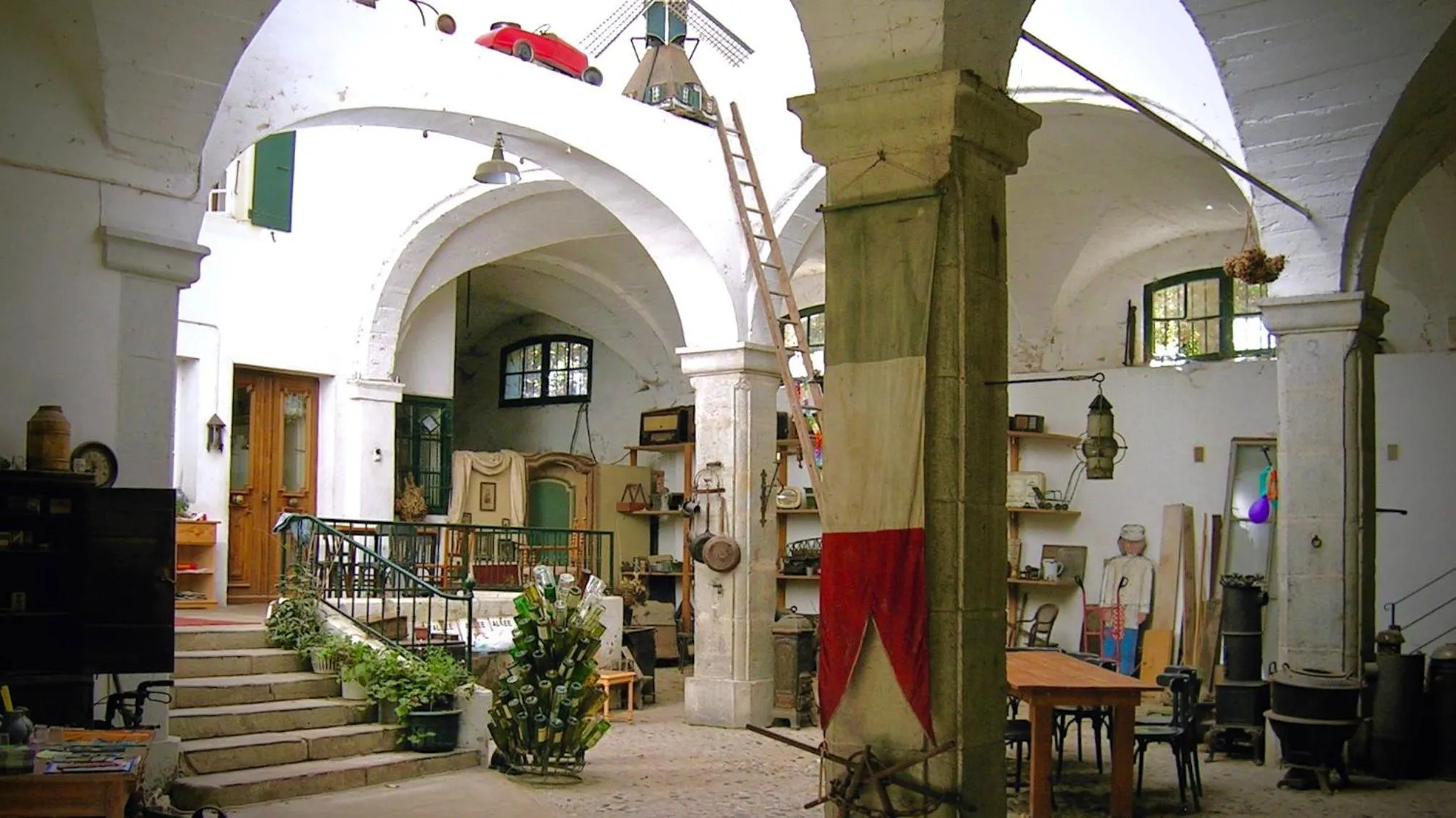 Facade/entrance in Domaine de l'Amiral