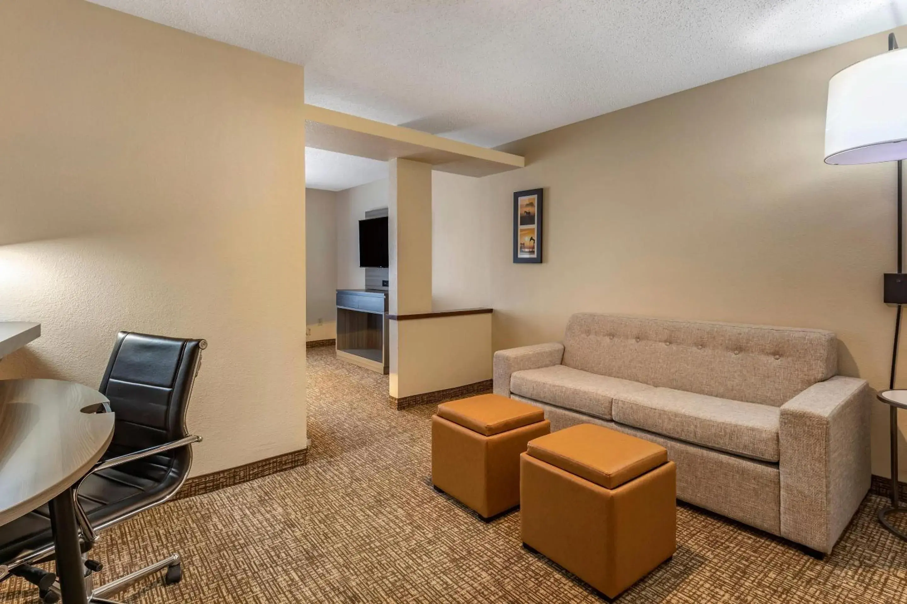 King Suite with Sofa Bed - Non-Smoking in Comfort Inn & Suites North Dallas-Addison King Suite with Sofa Bed - Non-Smoking in Comfort Inn & Suites North Dallas-Addison