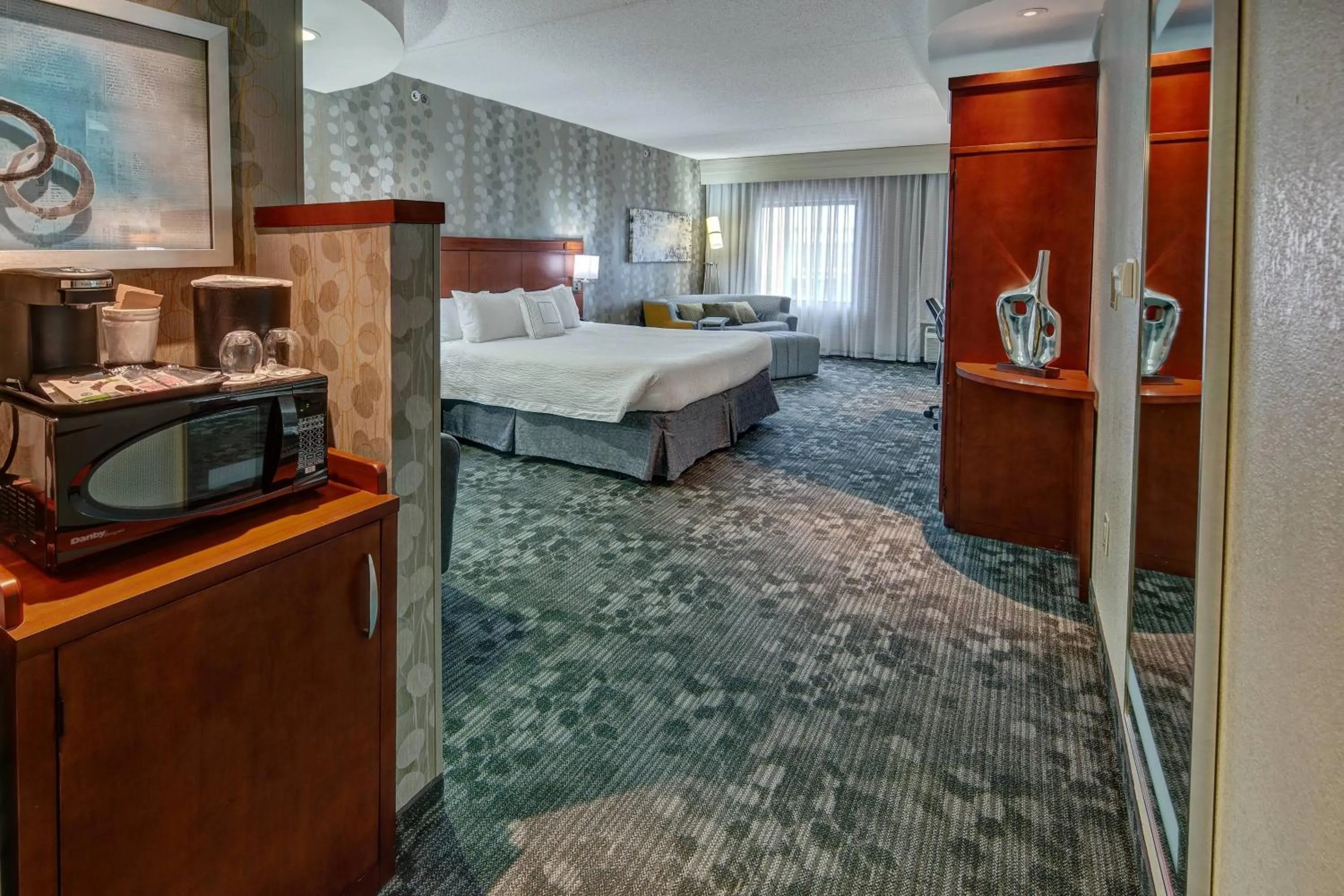 Photo of the whole room, Bed in Courtyard Lima