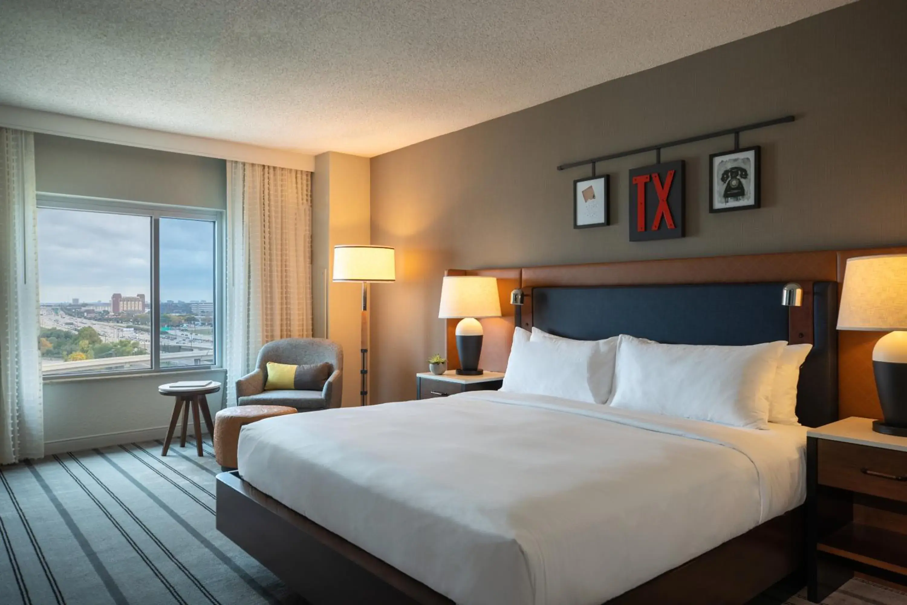 King Room - Concierge Level in Renaissance Dallas Richardson Hotel King Room - Concierge Level in Renaissance Dallas Richardson Hotel