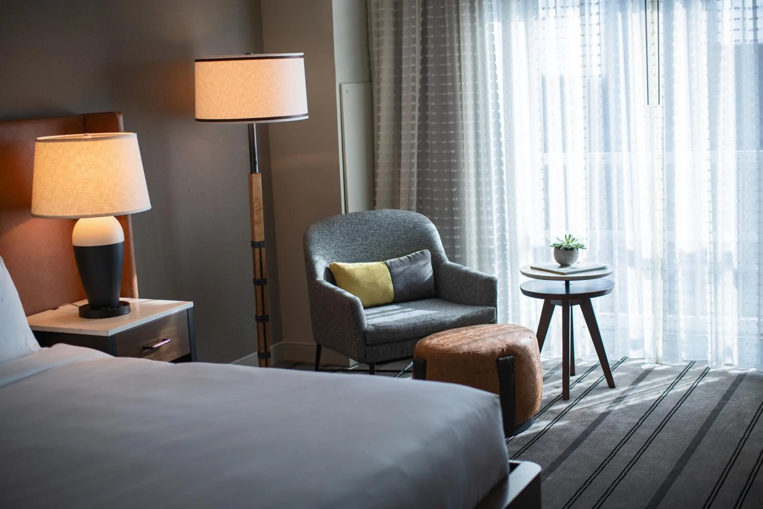 Decorative detail, Bed in Renaissance Dallas Richardson Hotel