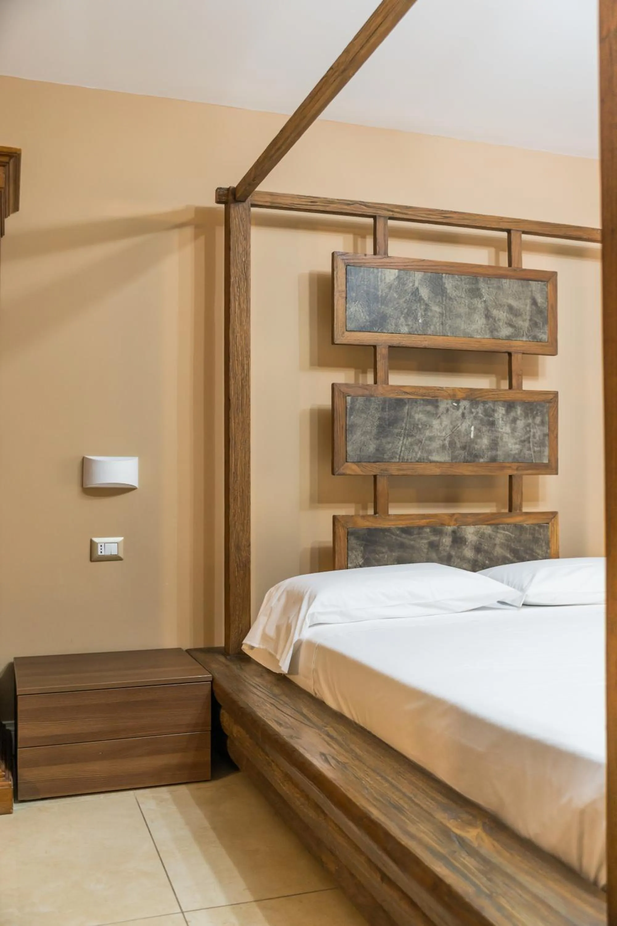 Bed in Chiaia 205 By Dimorra