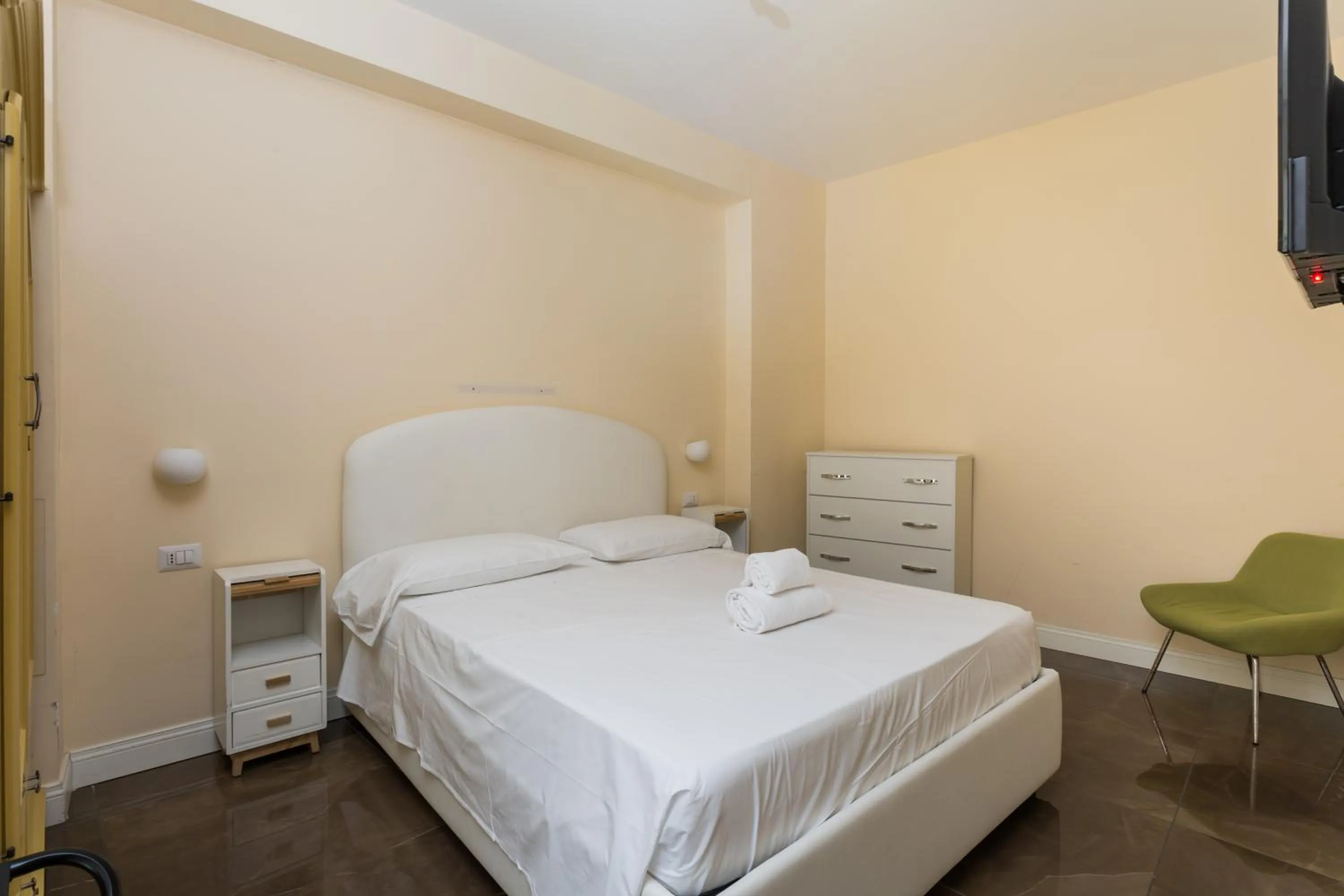 Bed in Chiaia 205 By Dimorra