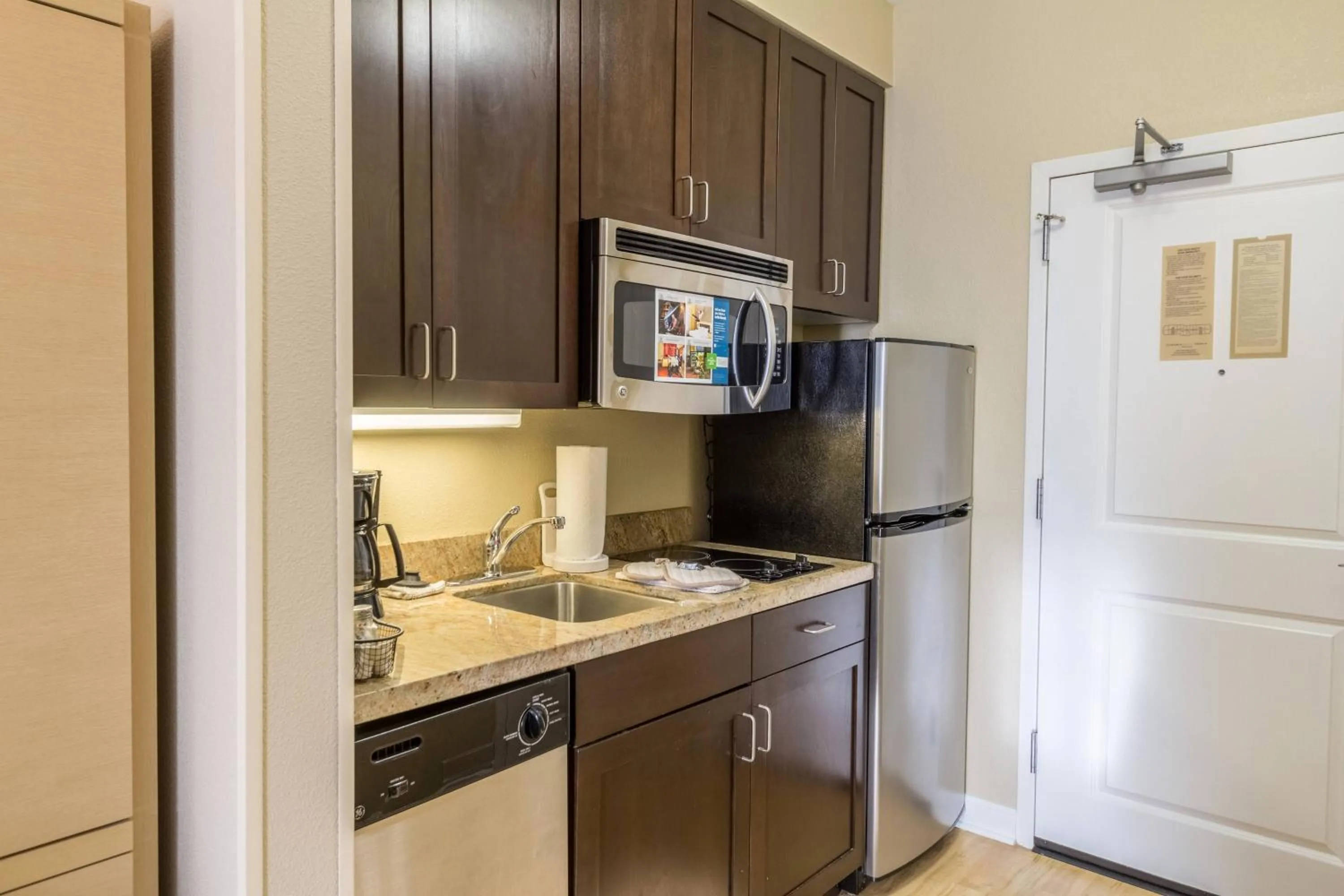 Kitchen or kitchenette in TownePlace Suites Dayton North
