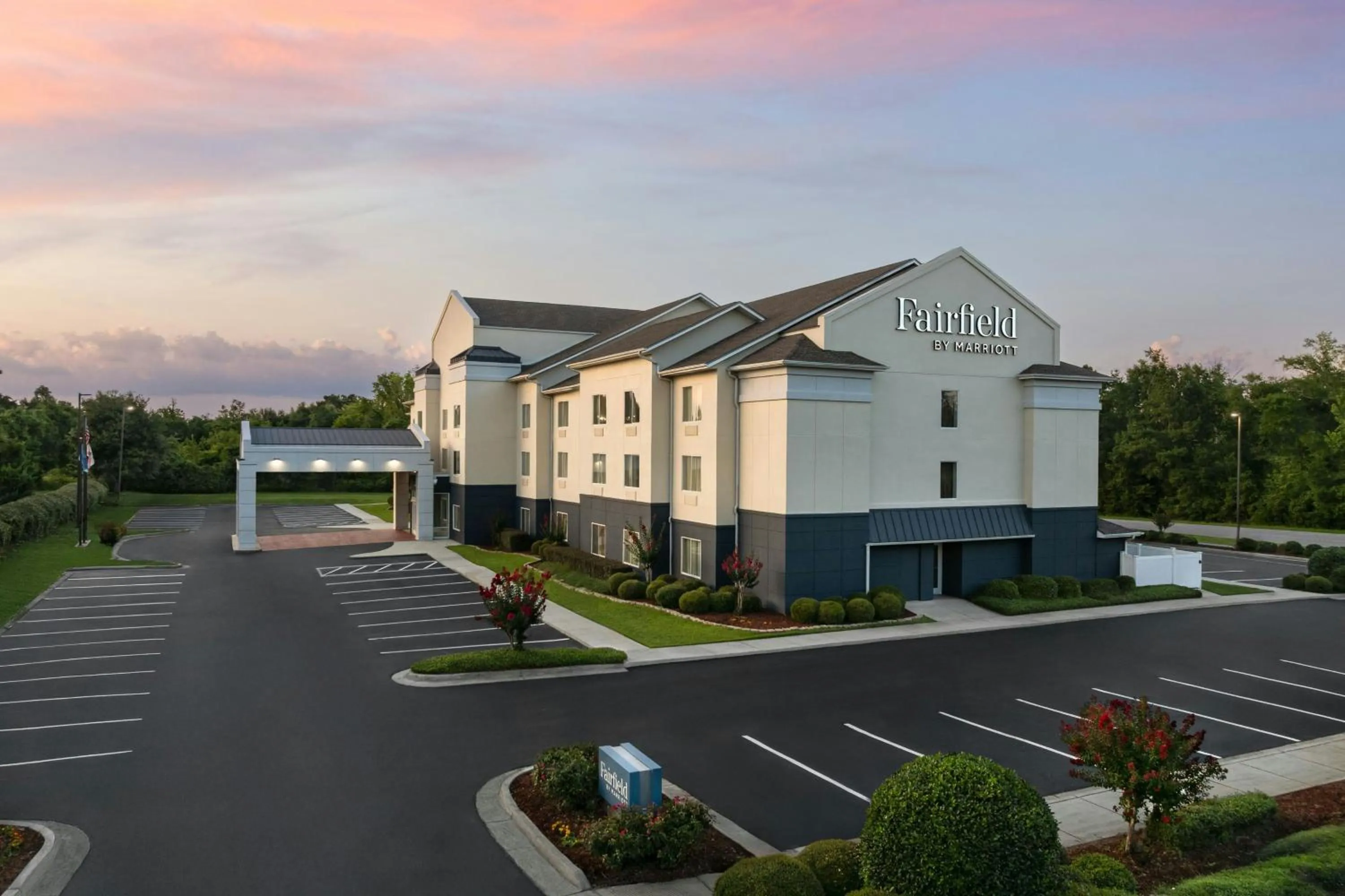 Property building in Fairfield Inn & Suites Marianna