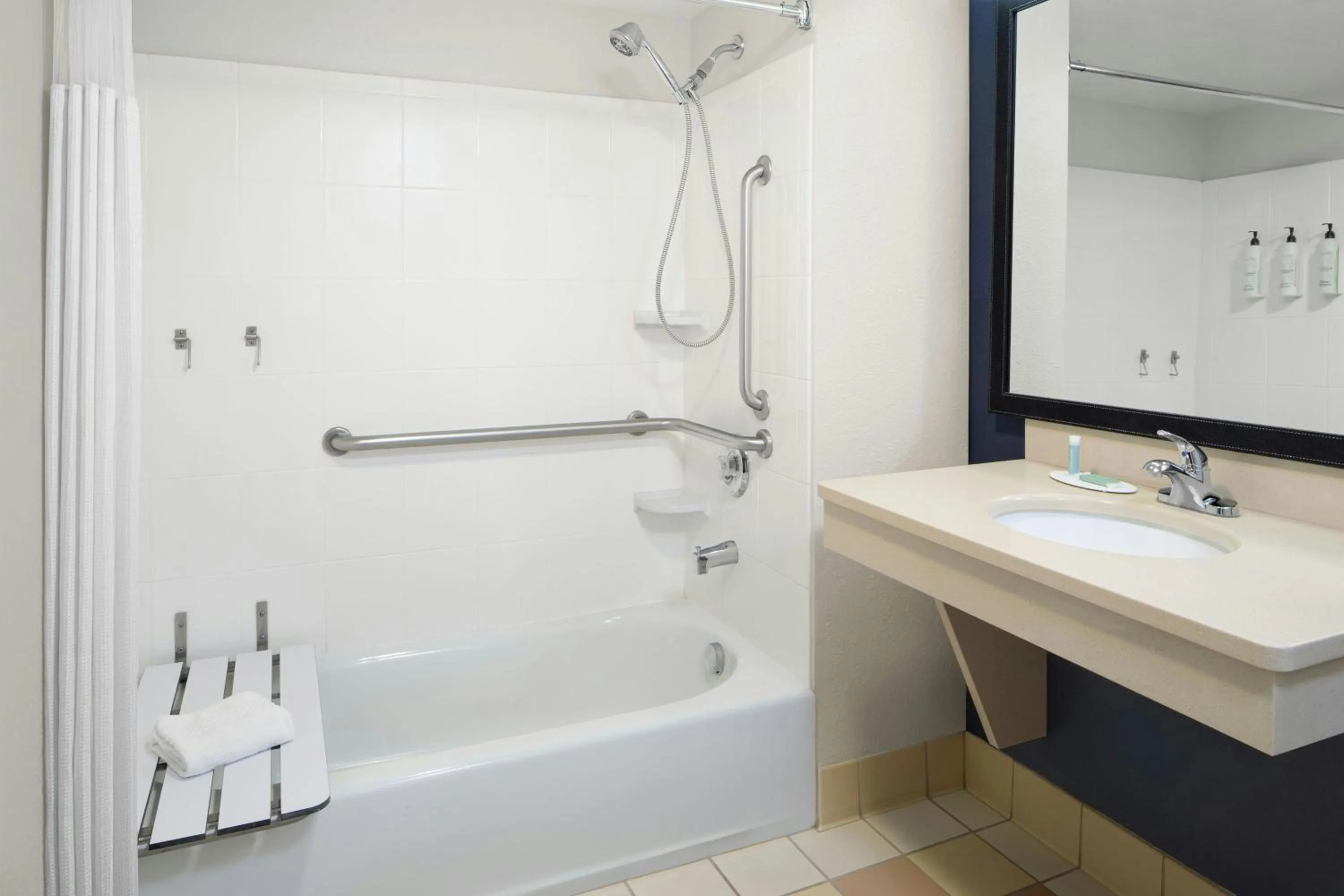 Bathroom in Fairfield Inn & Suites Marianna