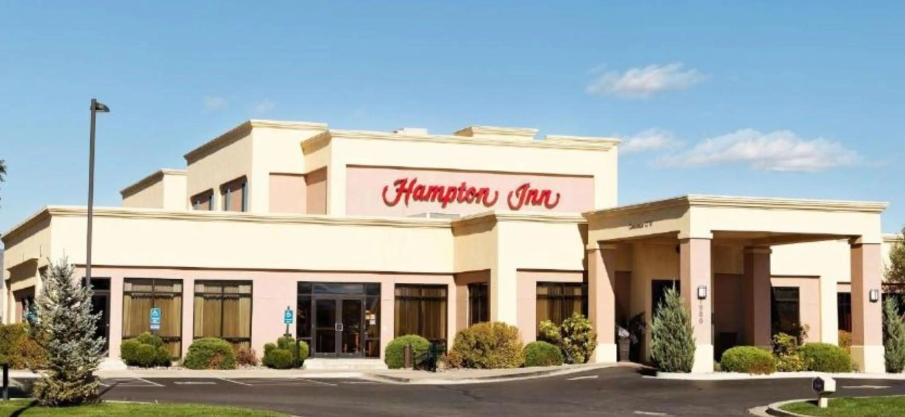 Property building in Hampton Inn by Hilton Montrose