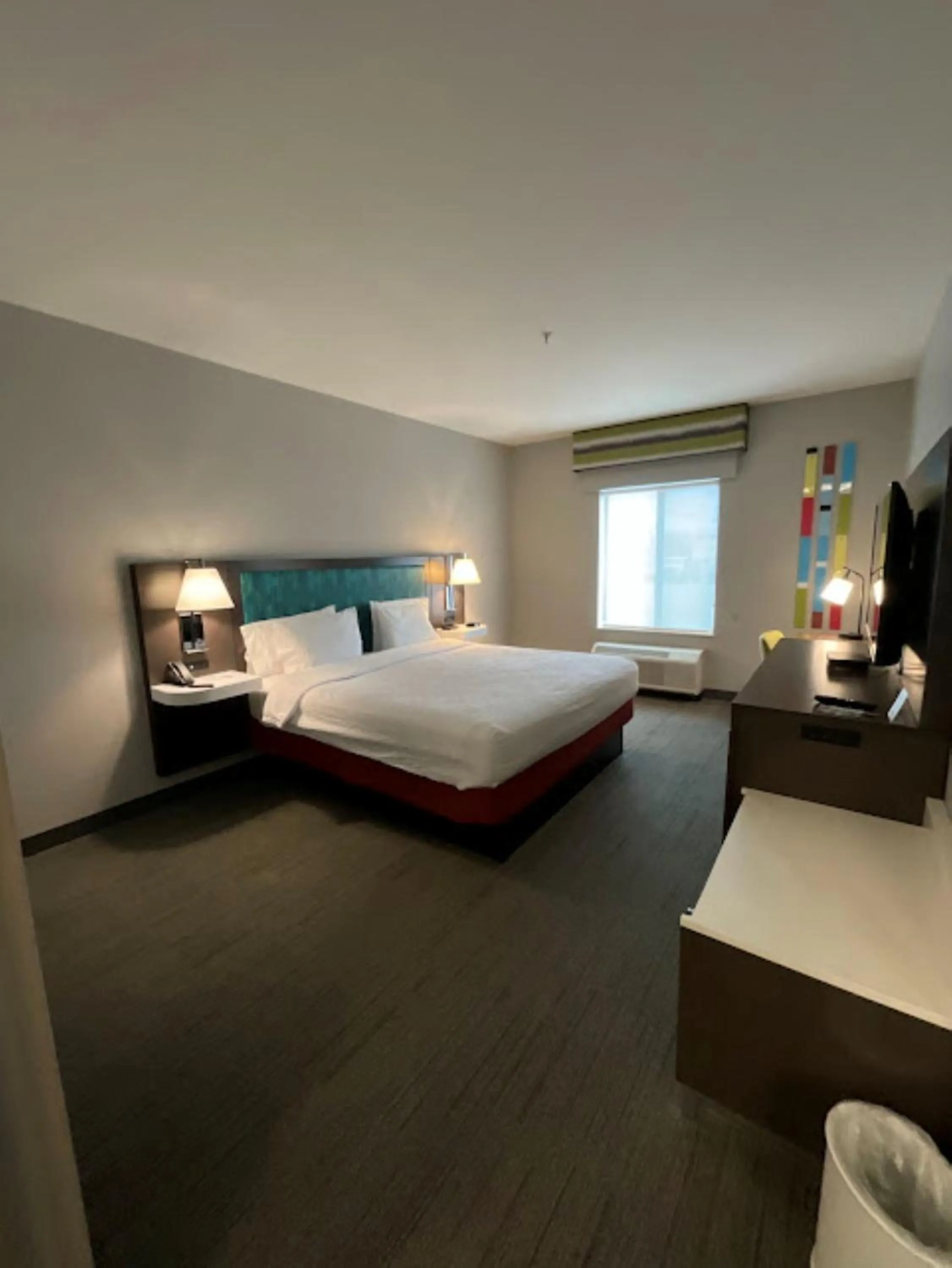 Bed in Hampton Inn by Hilton Montrose