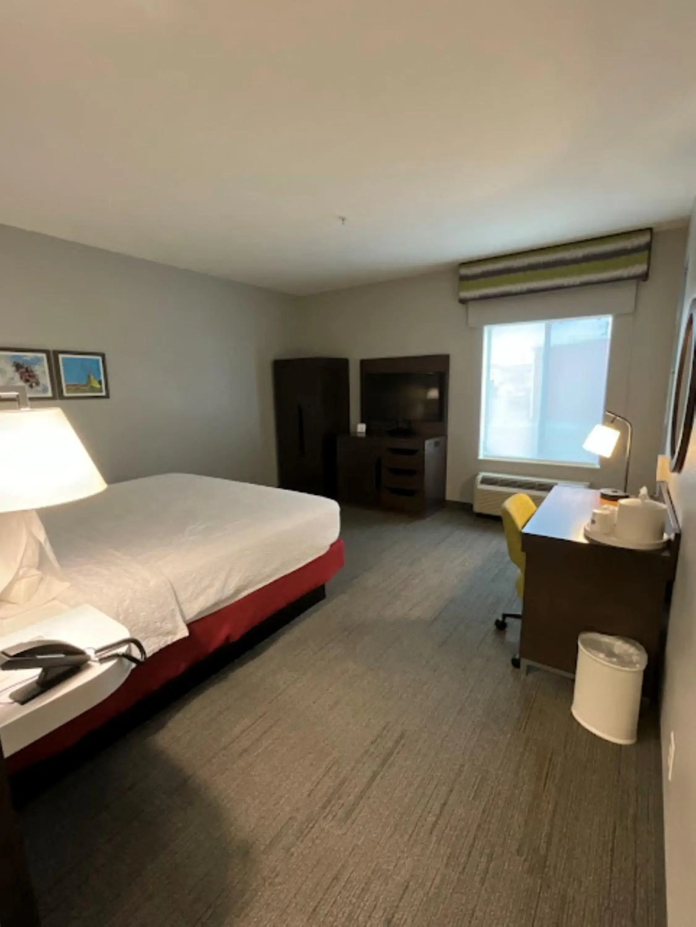 TV and multimedia, Bed in Hampton Inn by Hilton Montrose TV and multimedia, Bed in Hampton Inn by Hilton Montrose