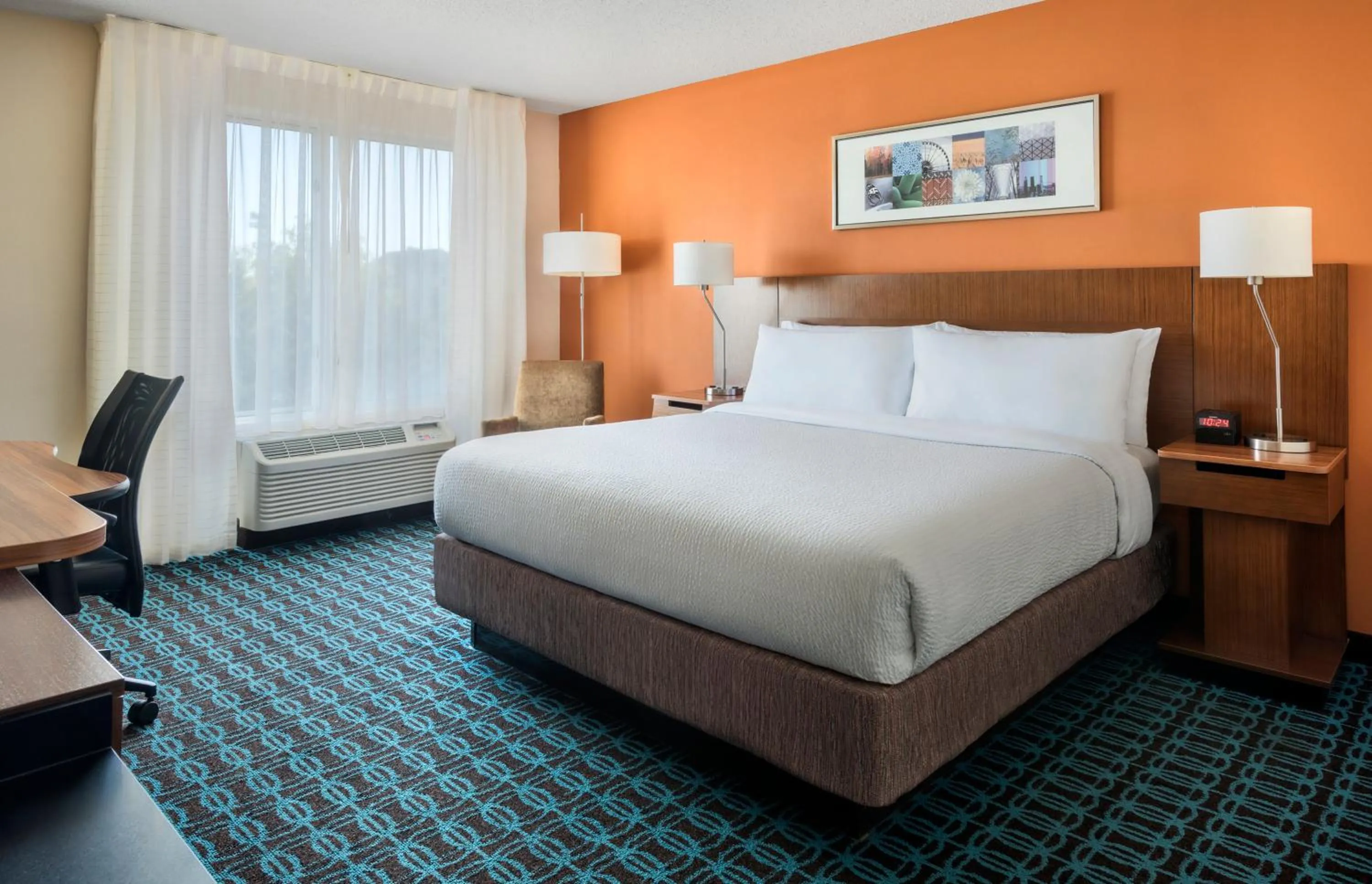 Bed in Fairfield Inn & Suites by Marriott Dover
