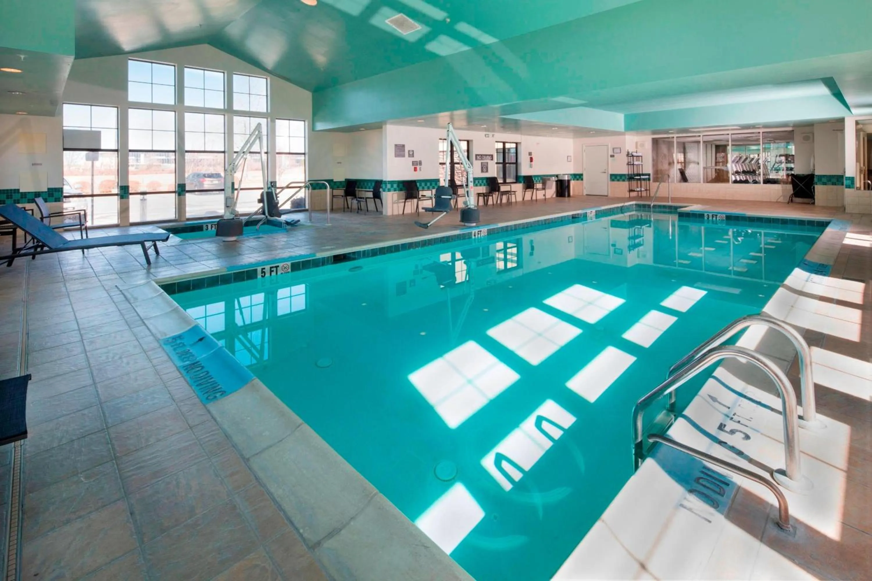 Swimming pool in Residence Inn Dover