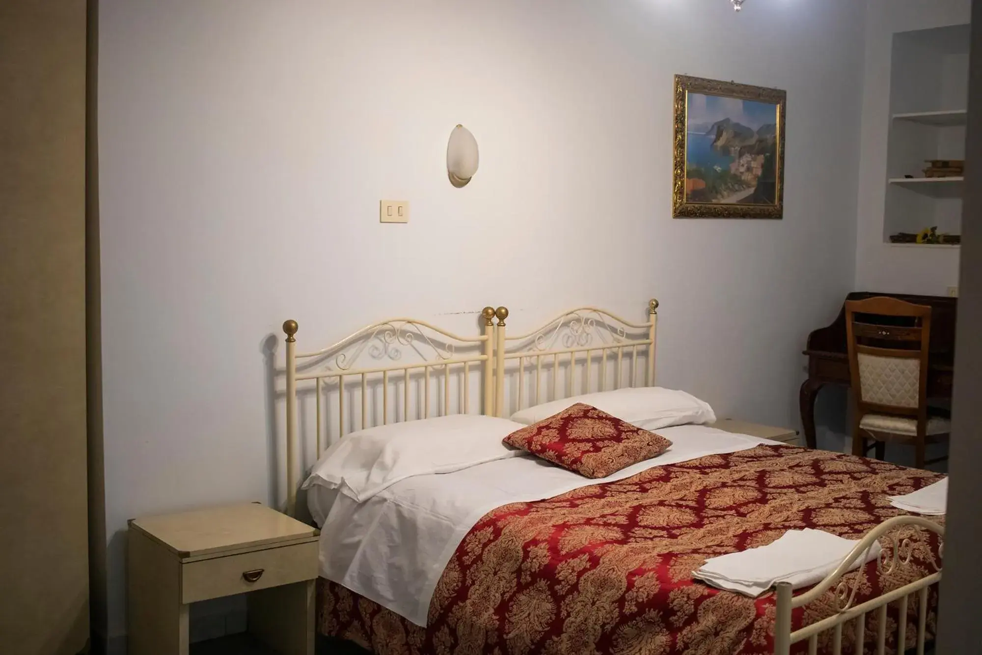 Triple Room with Private Bathroom in Andromeda by Gialel Triple Room with Private Bathroom in Andromeda by Gialel