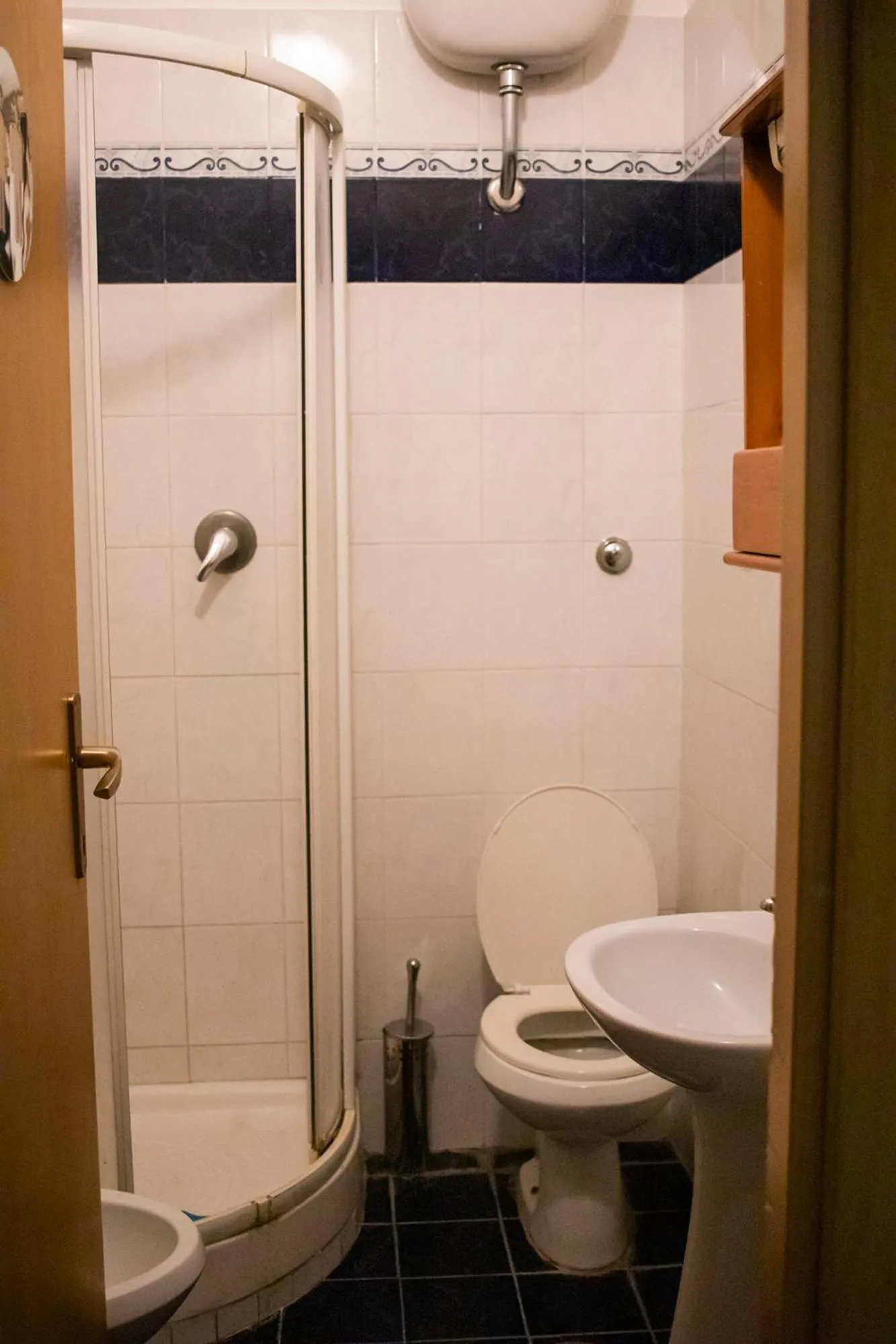 Bathroom in Andromeda by Gialel