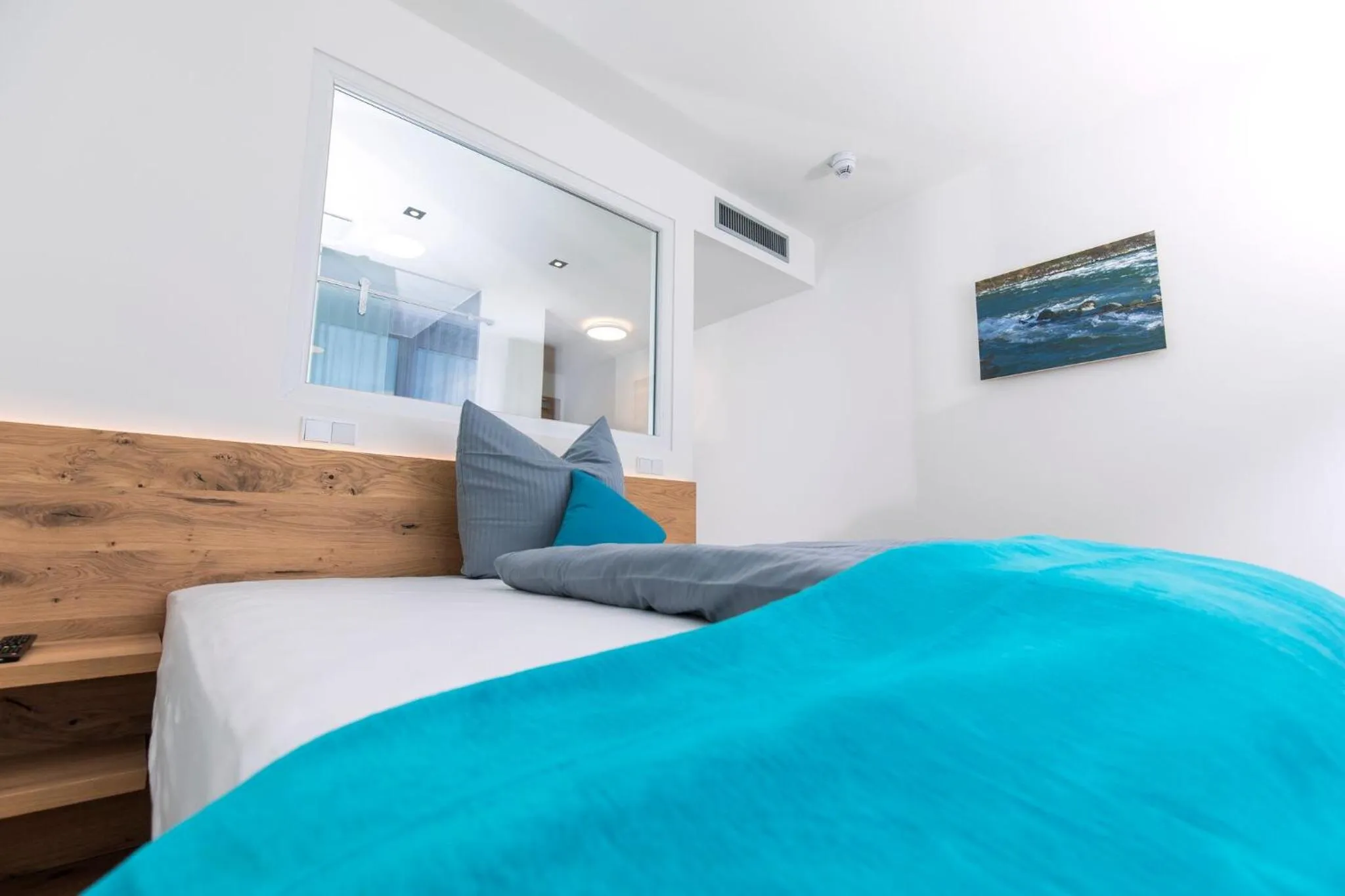 Bed in motel isar | 24h/7 checkin