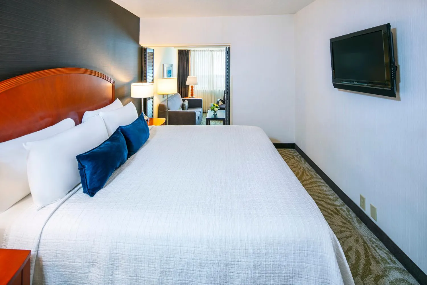 Bedroom, Bed in Cambridge Suites Hotel Halifax