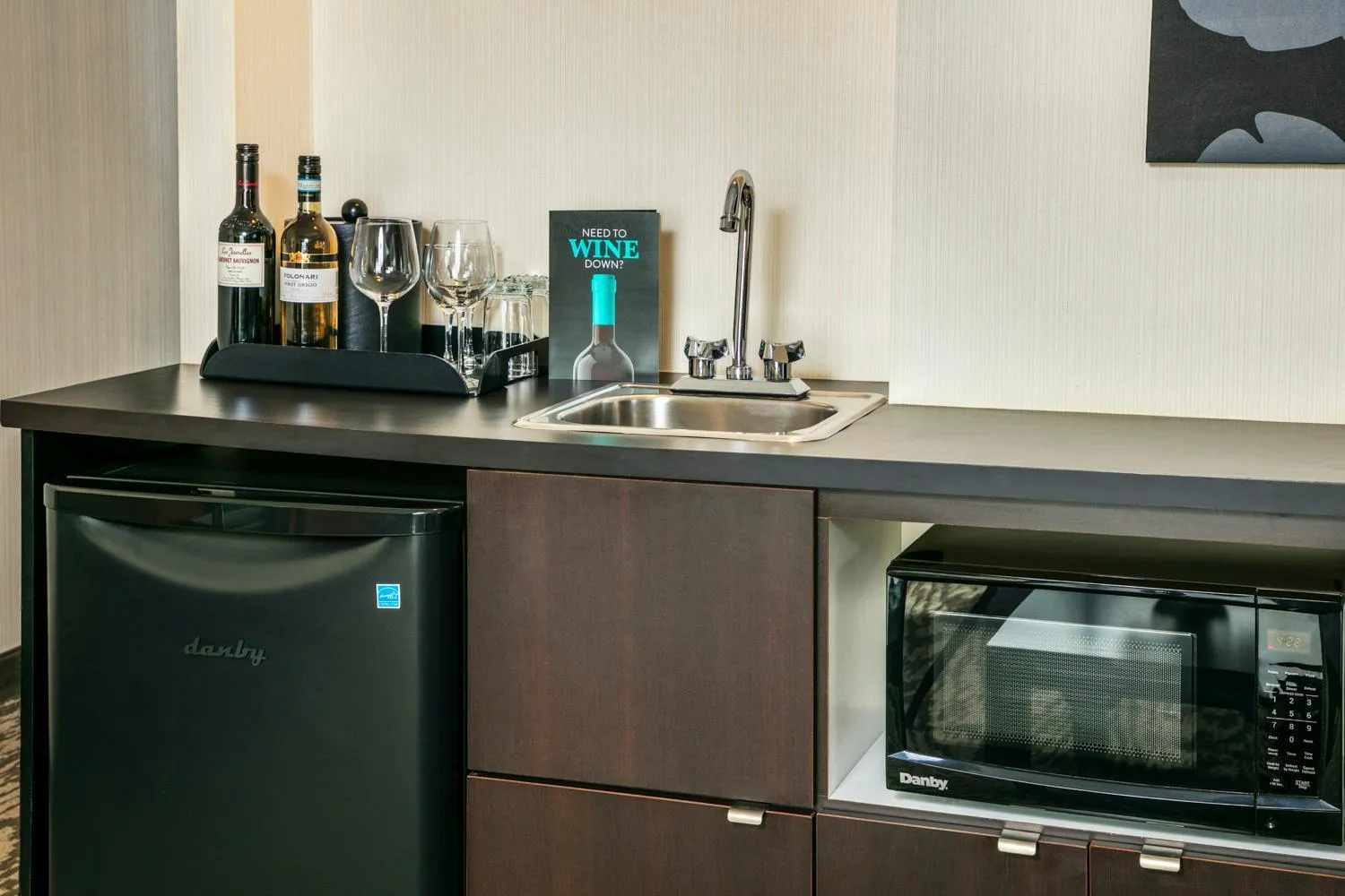Coffee/tea facilities in Cambridge Suites Hotel Halifax