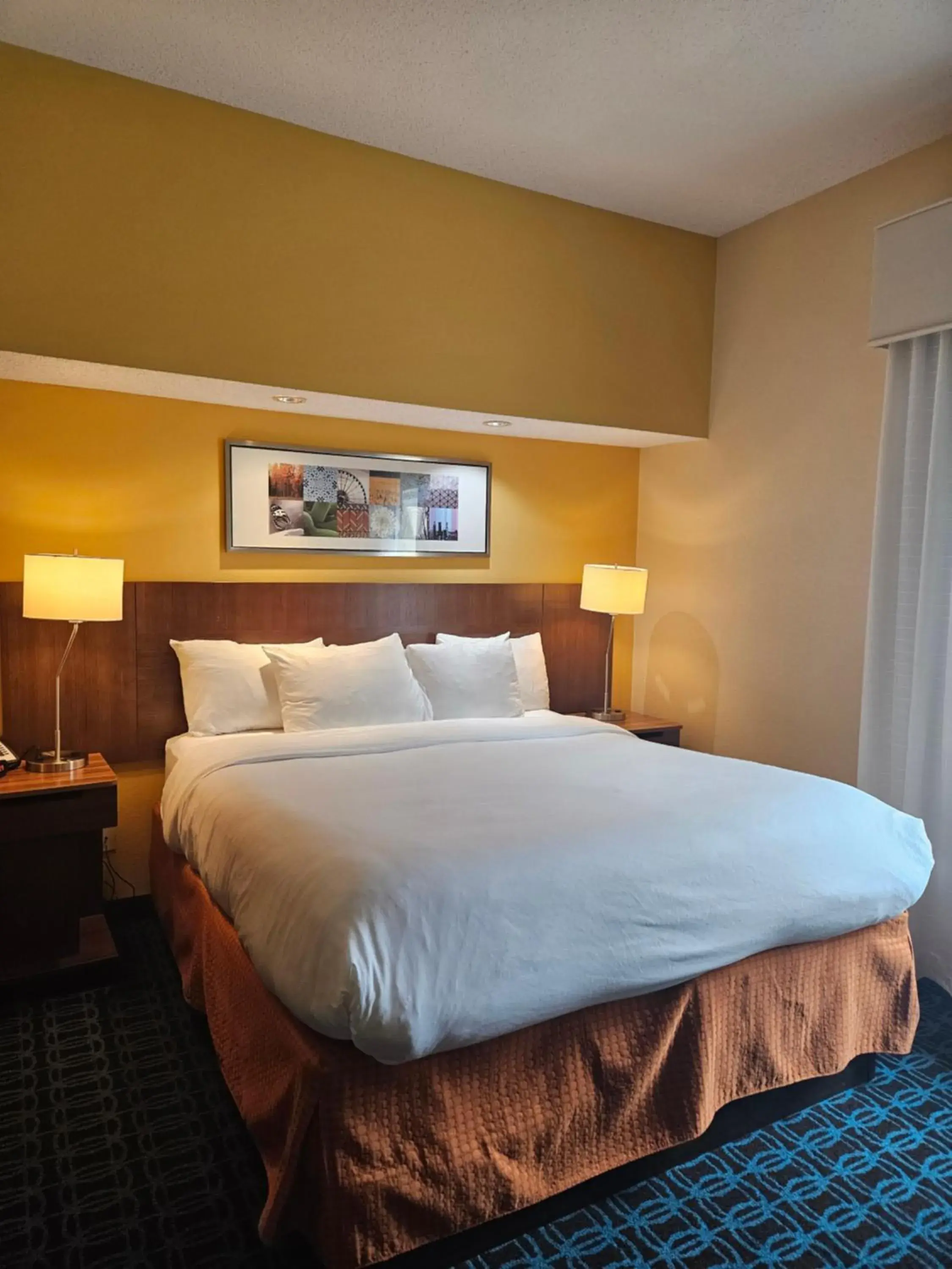 Bed in Comfort Inn & Suites Ankeny - Des Moines Bed in Comfort Inn & Suites Ankeny - Des Moines