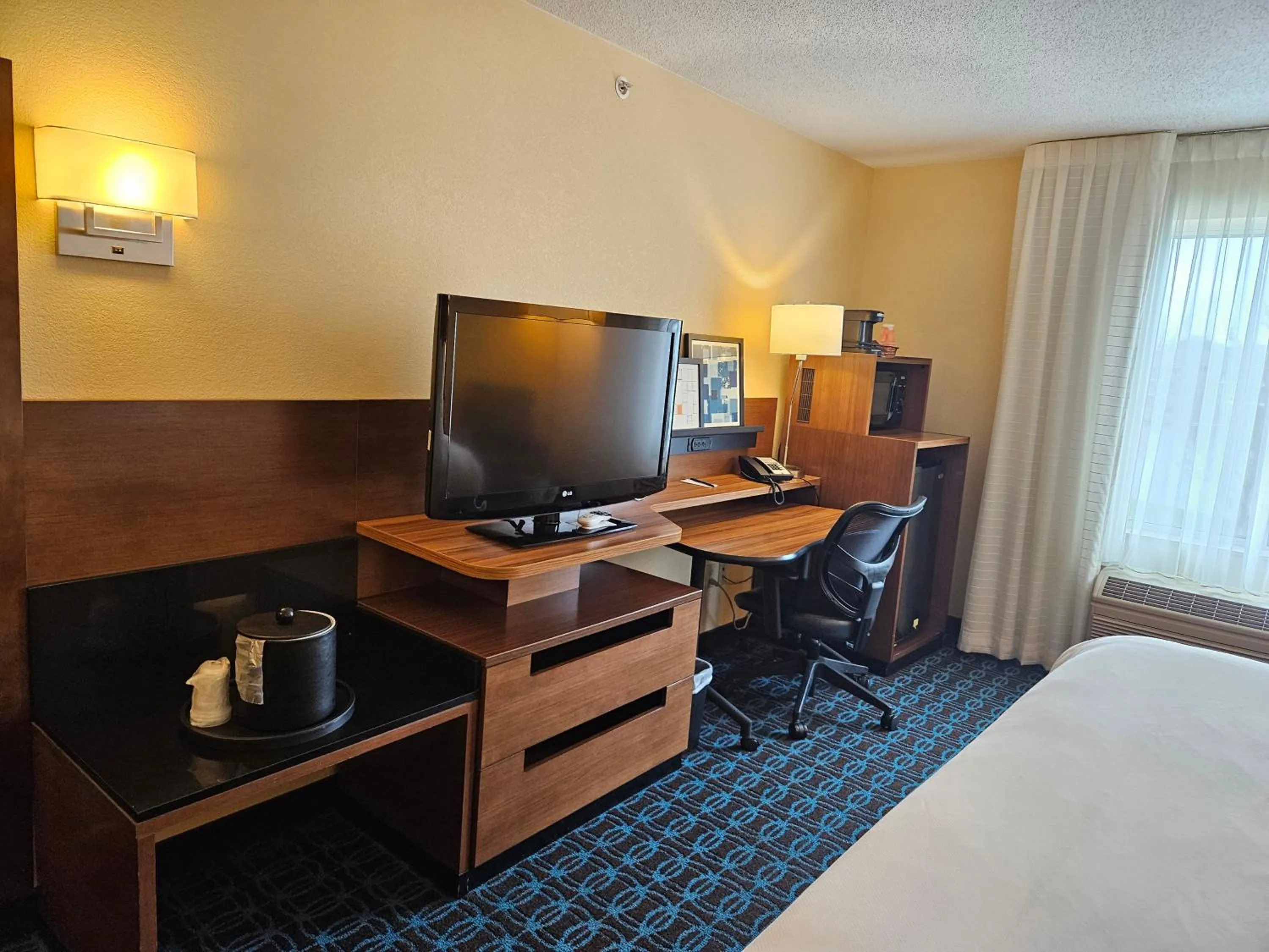 Bed in Comfort Inn & Suites Ankeny - Des Moines