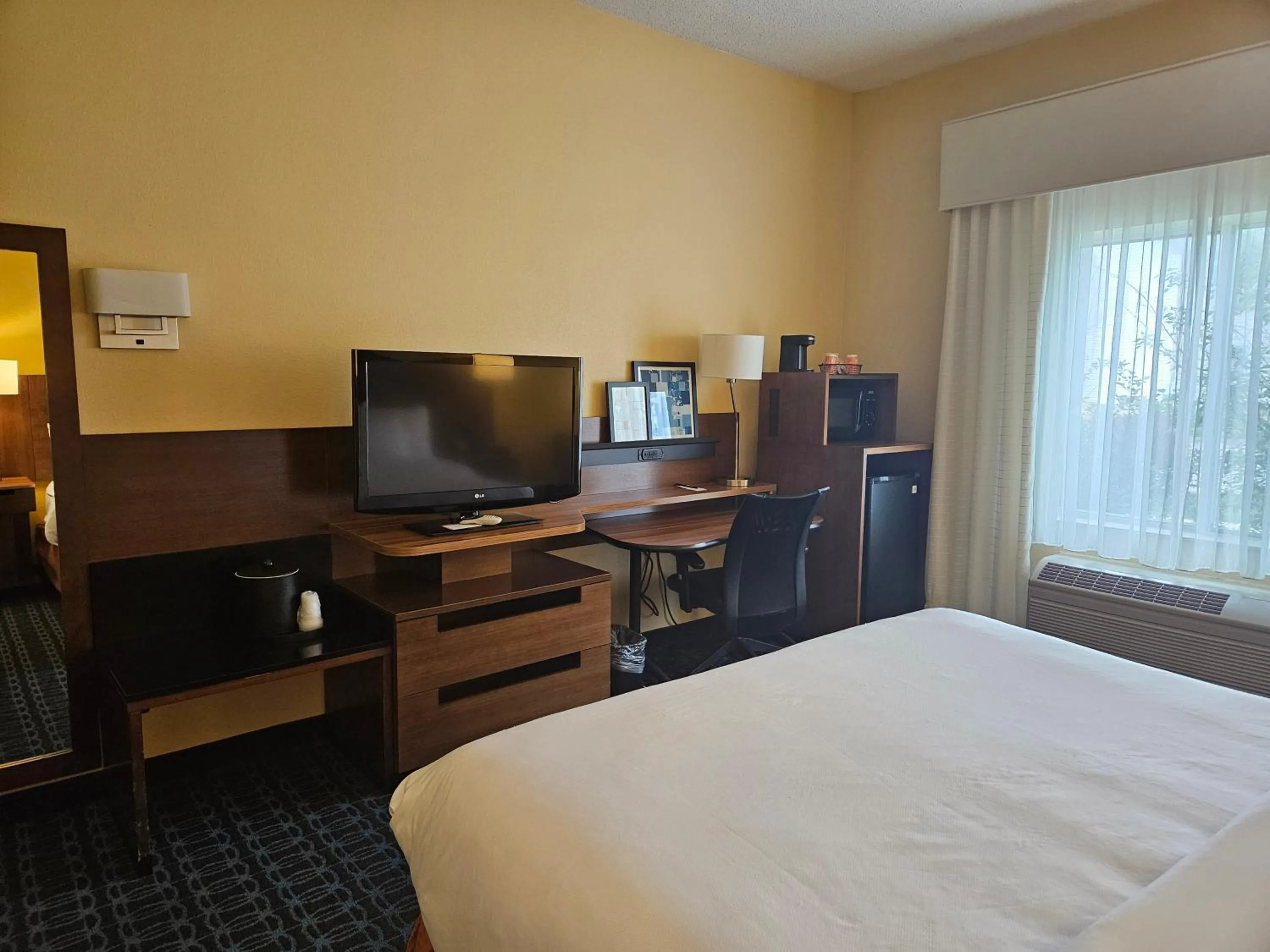Bed in Comfort Inn & Suites Ankeny - Des Moines