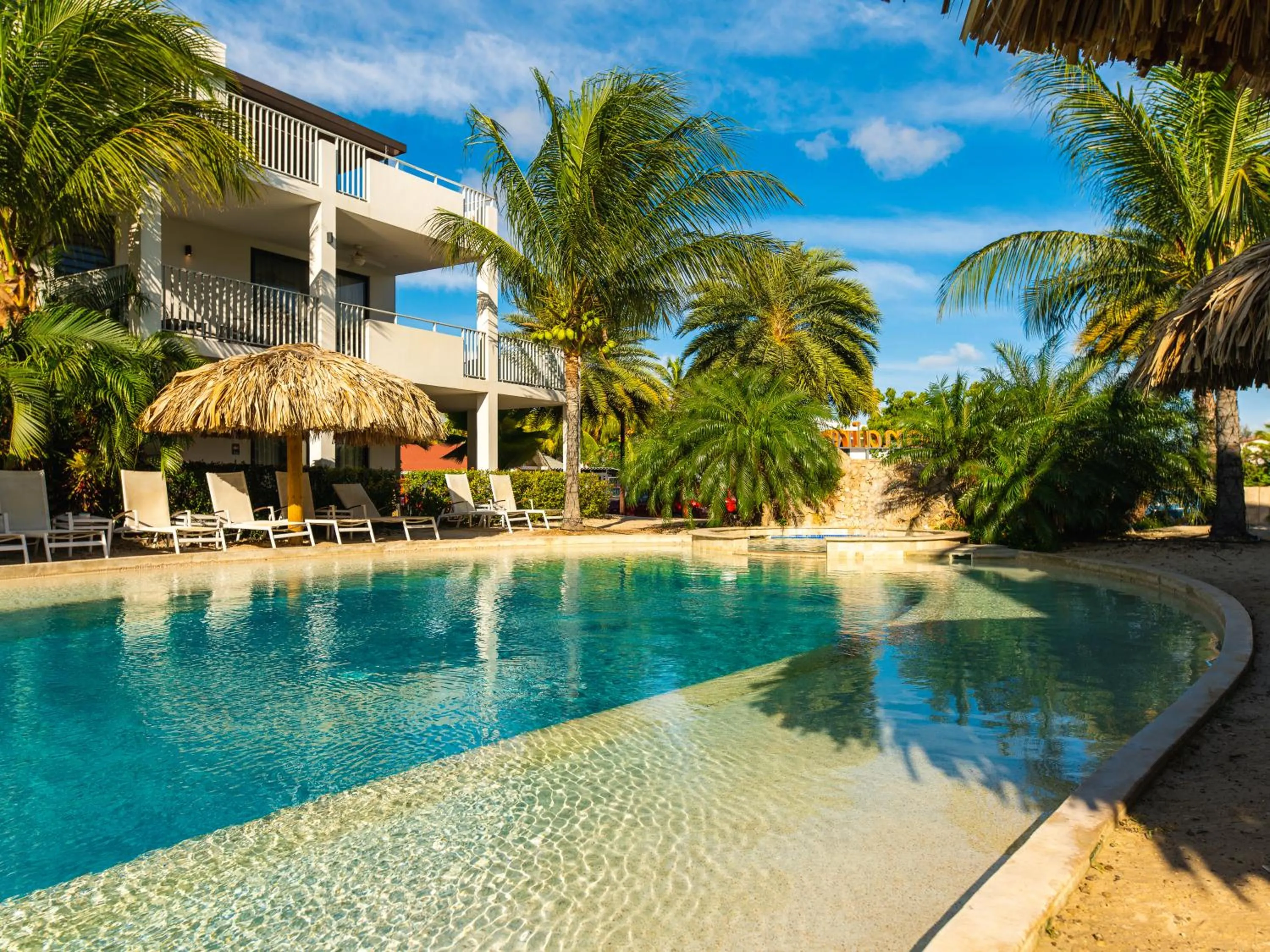 Swimming pool in Resort Bonaire