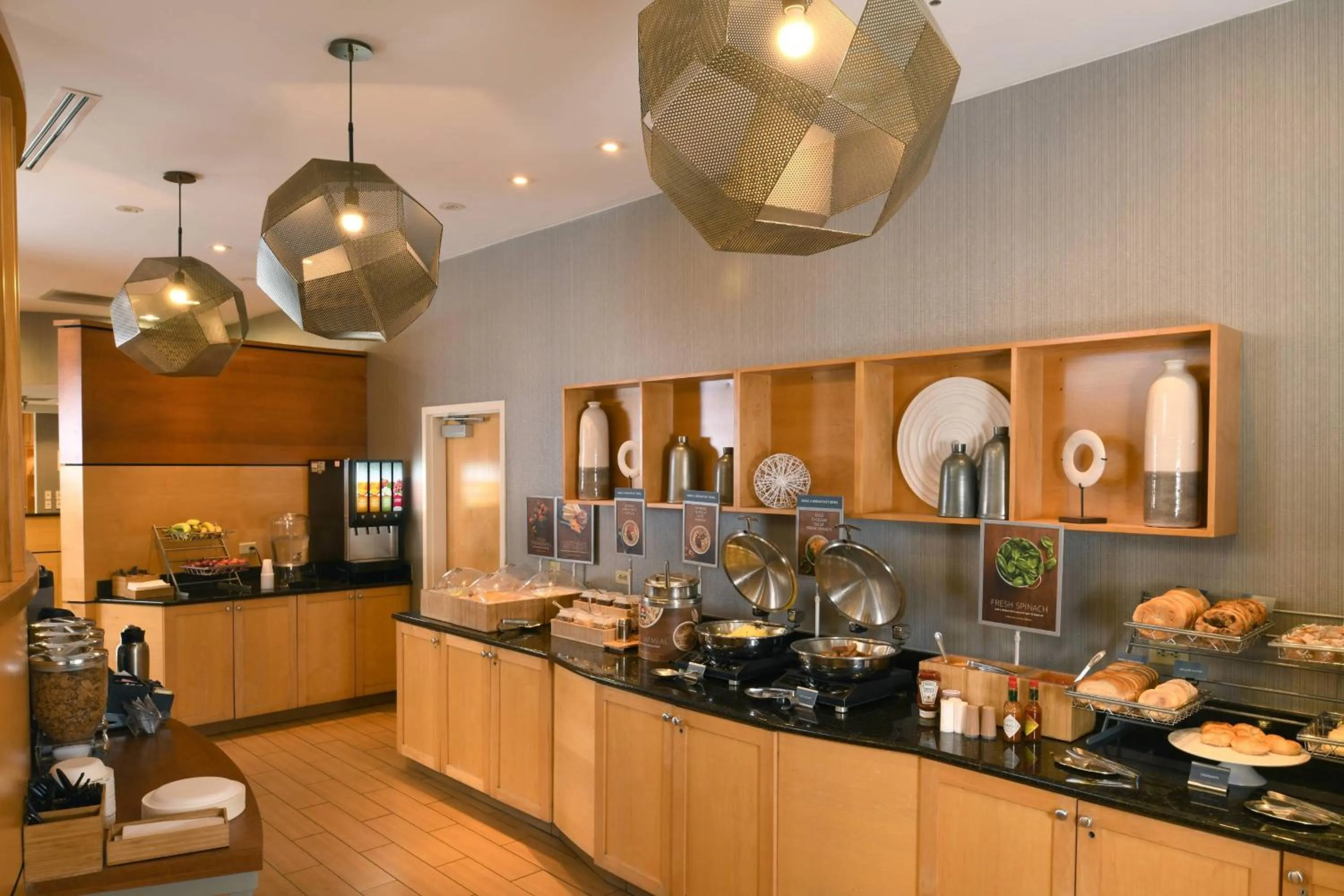 Breakfast in SpringHill Suites Des Moines West