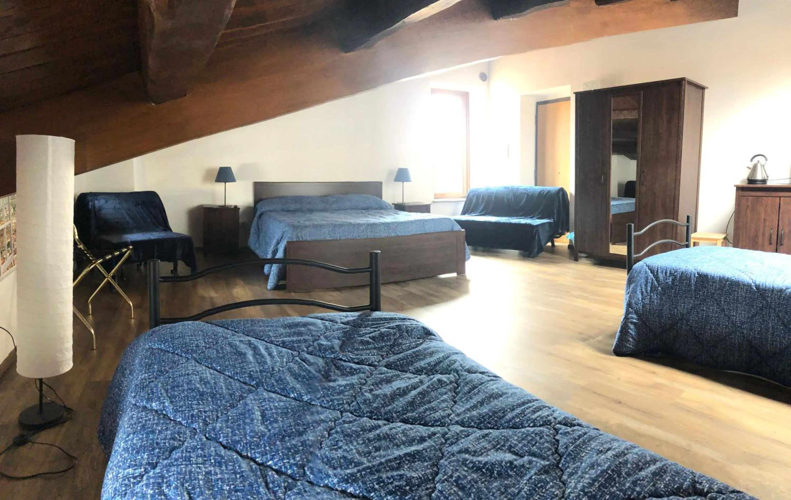 Photo of the whole room in BB Il Re Alla Reginella Guest House