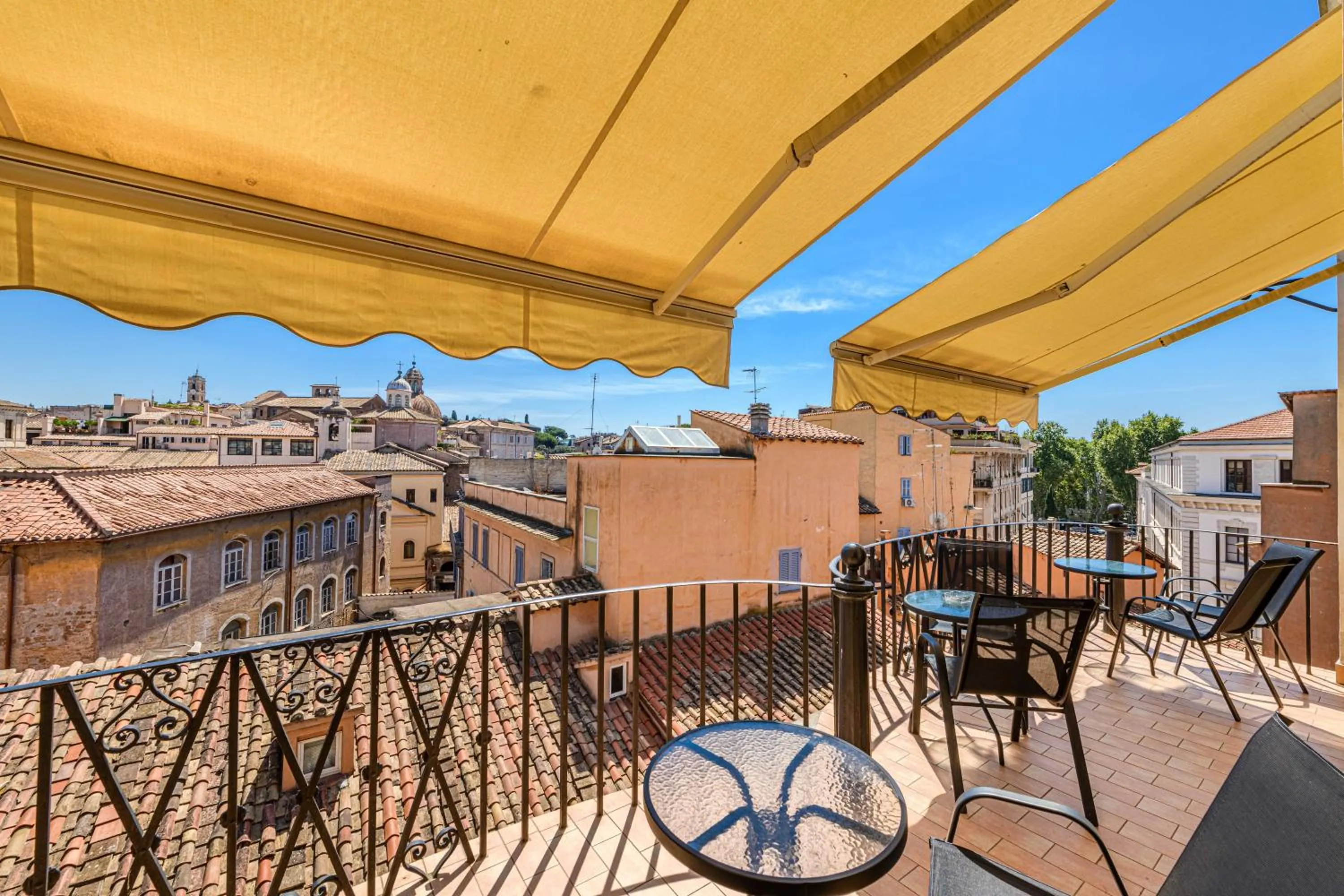 Balcony/Terrace in BB Il Re Alla Reginella Guest House