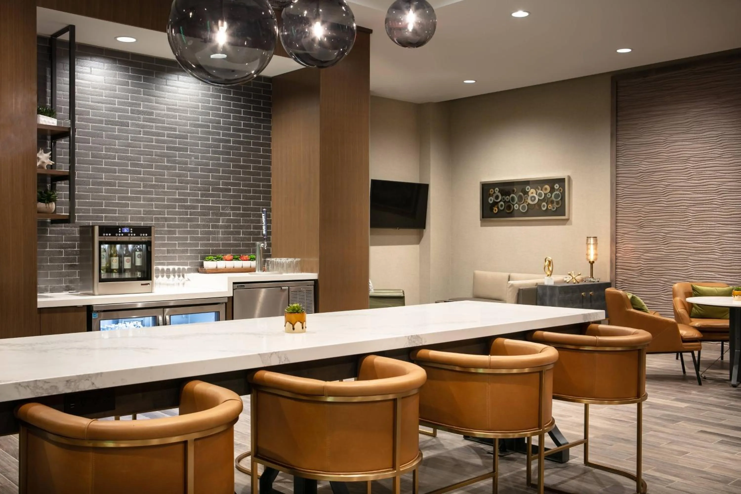 Lounge or bar in West Des Moines Marriott